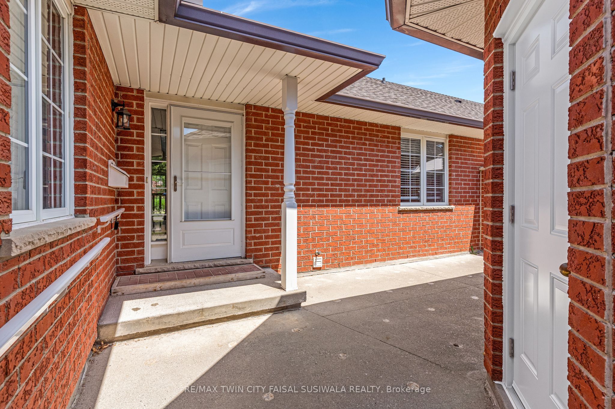 10 Isherwood Avenue 37, Cambridge, ON N1R 8L5 photo 4