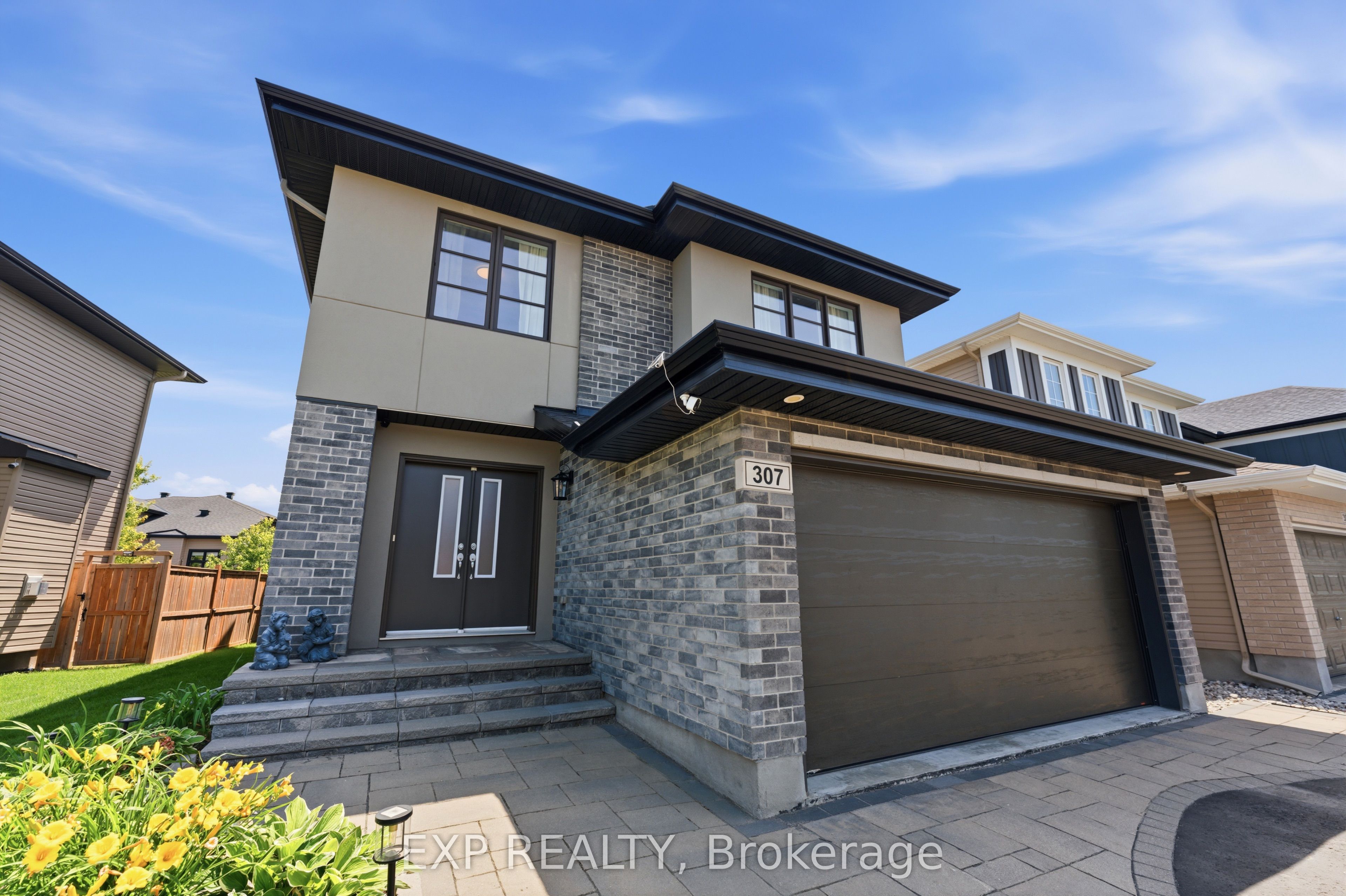 307 Oxer Place, Kanata, ON K2V 0C6 photo 2