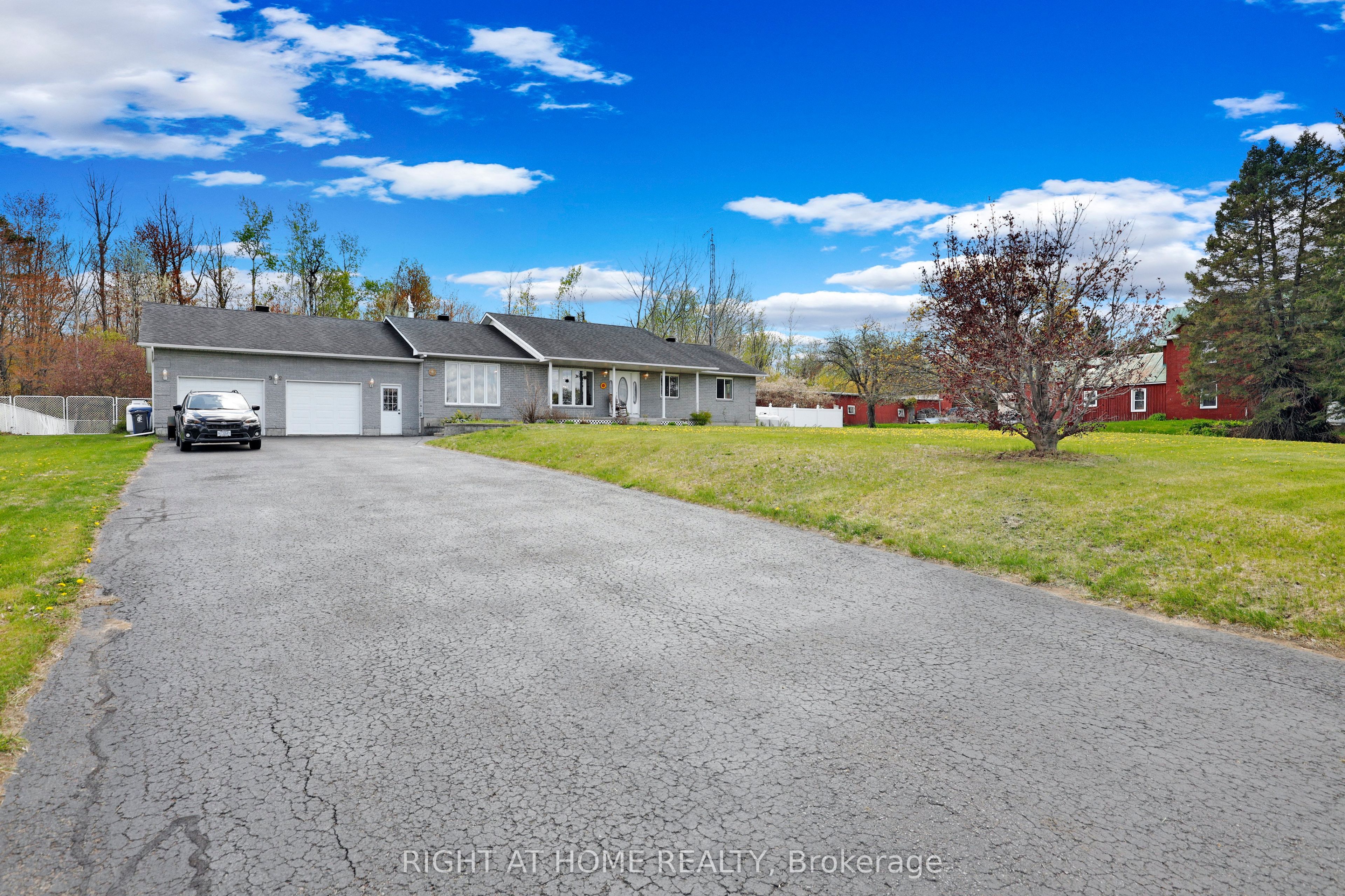 902 Rue Elizabeth Street, Alfred and Plantagenet, ON K0B 1C0 photo 3