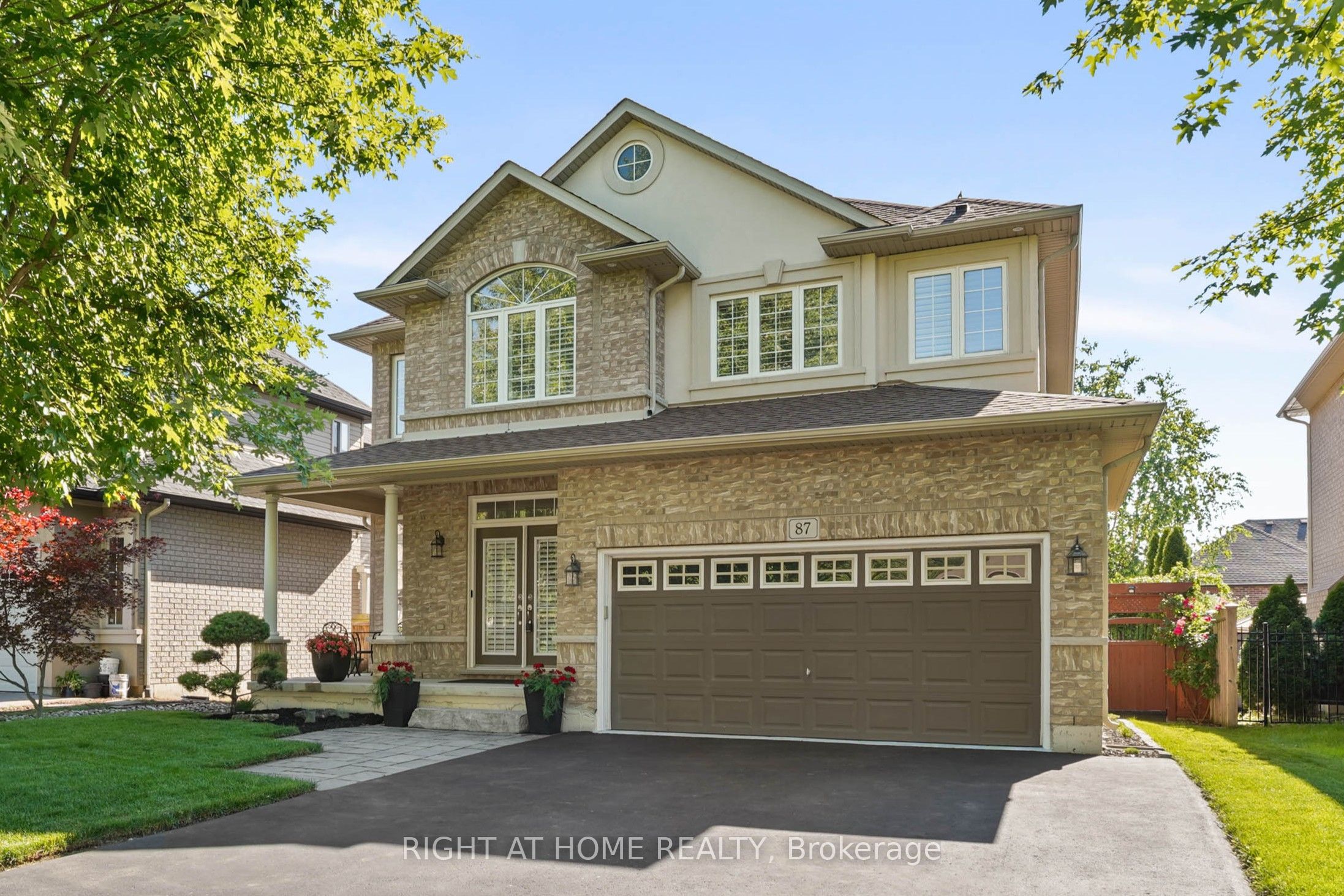 87 Newcombe Road N, Hamilton, ON L9H 0A6 photo 2