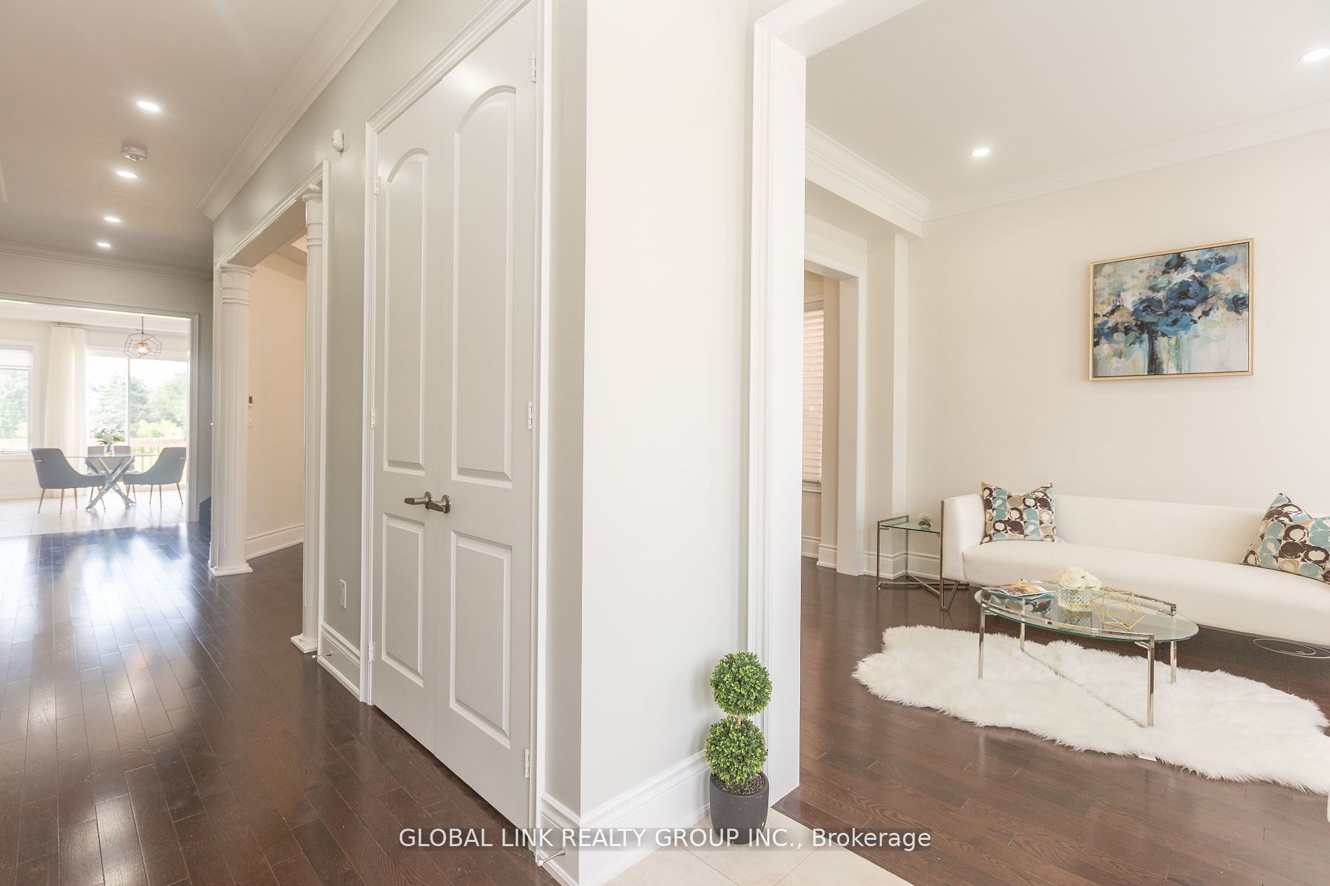 44 Golden Hawk Drive, Hamilton, ON L4B 1W8 photo 2