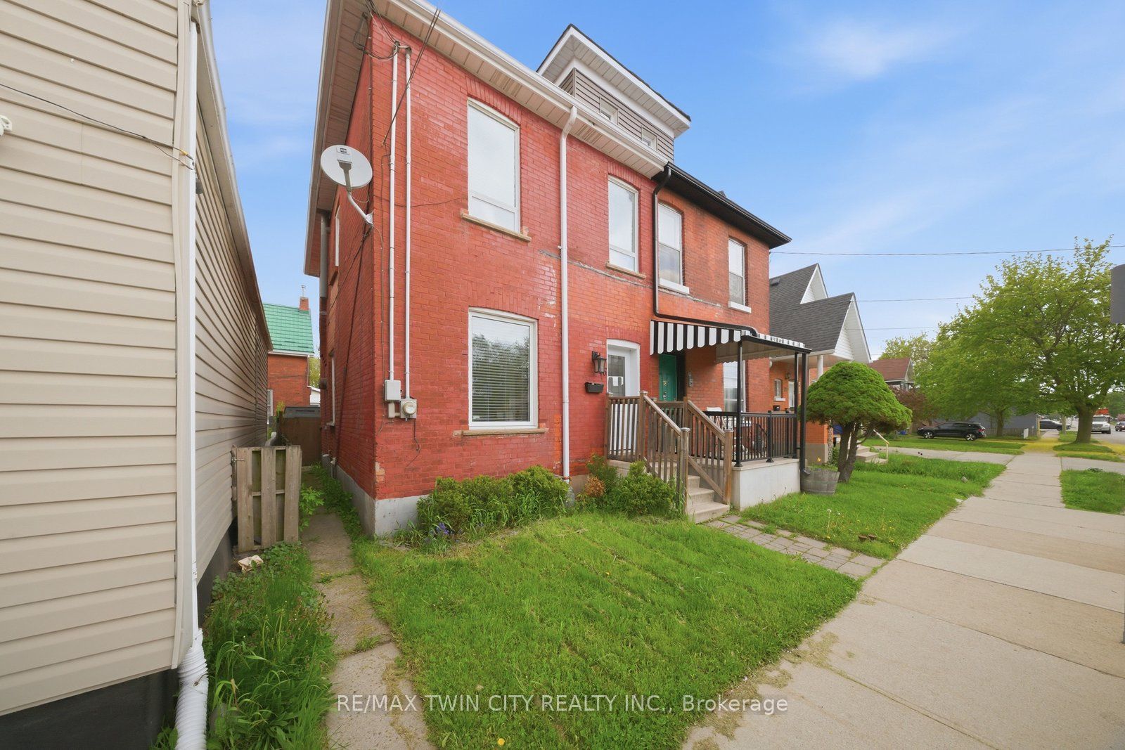 76 Grey Street, Brantford, ON N3T 2T5