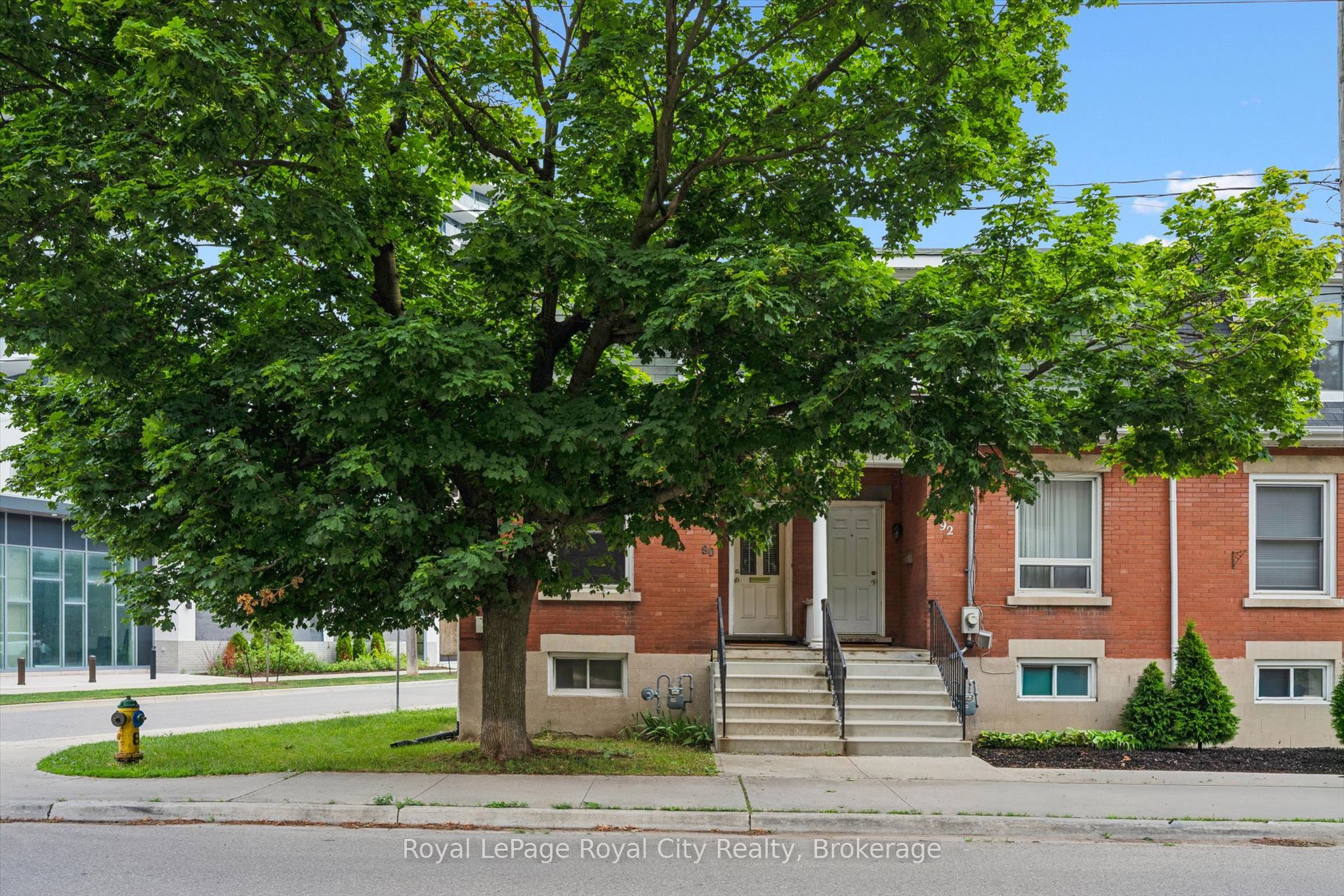 90 Neeve Street, Guelph, ON N1E 5S1 photo 2