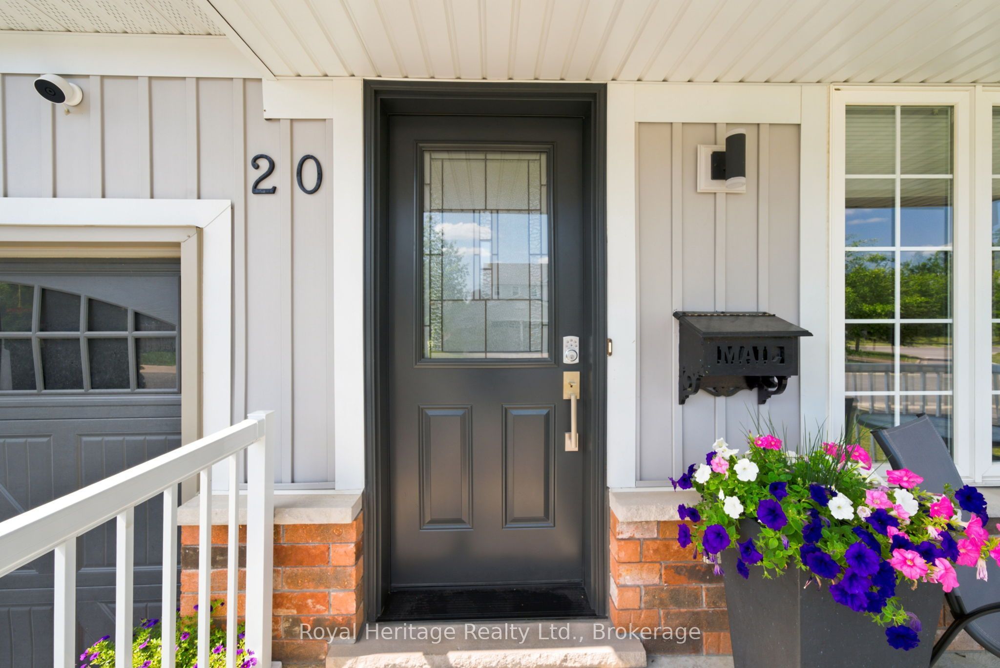 20 Fallingbrook Crescent, Kawartha Lakes, ON K9V 0B3 photo 4