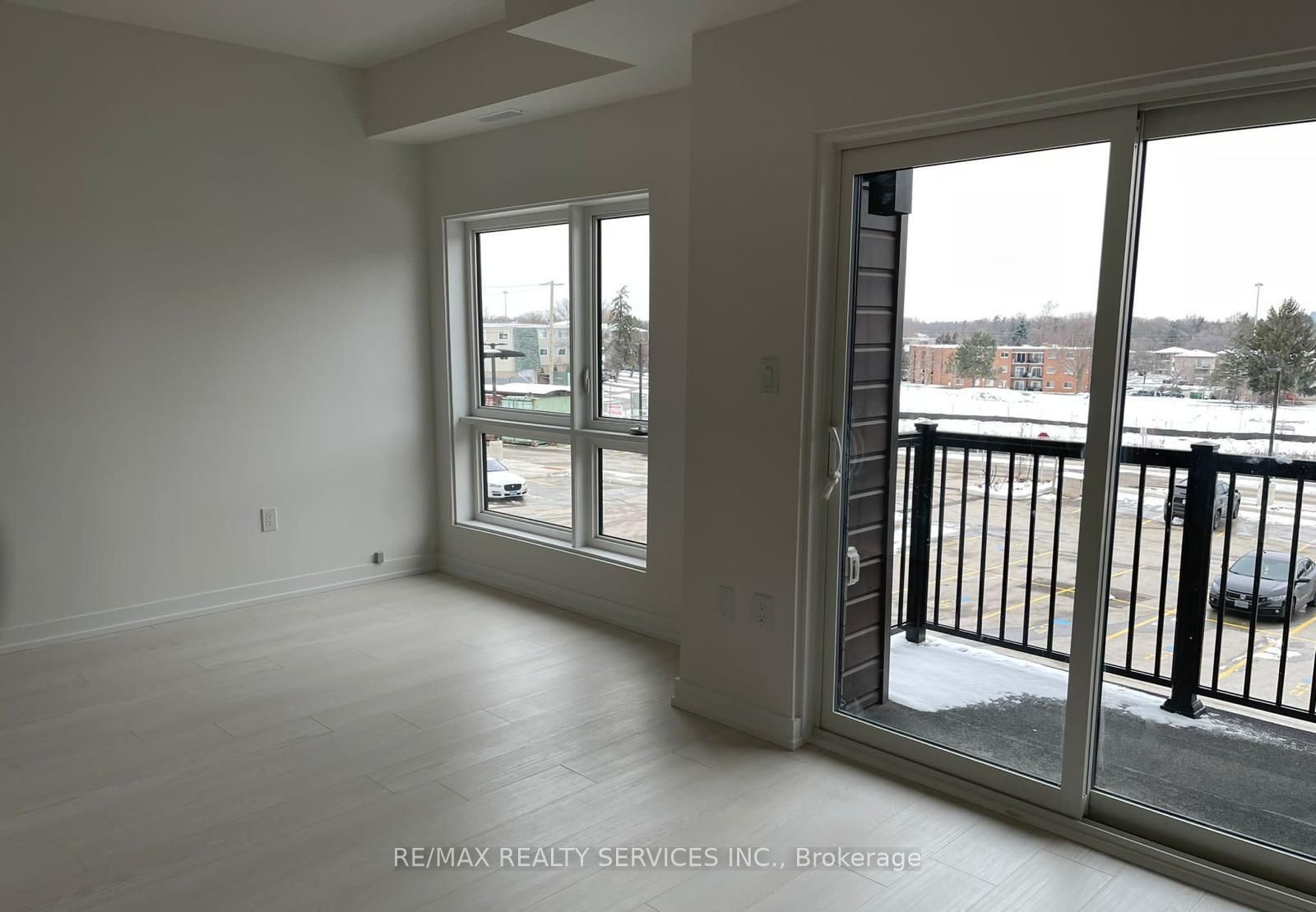 10 PALACE Street C11, Kitchener, ON N2E 0J3 photo 4