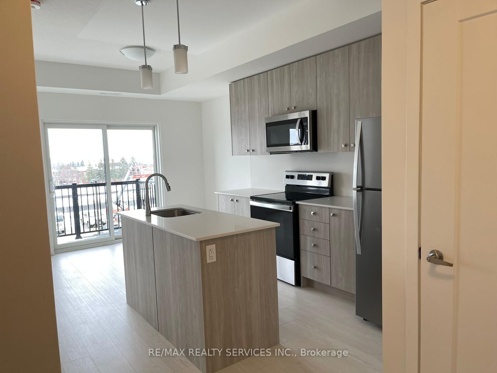 10 PALACE Street C11, Kitchener, ON N2E 0J3 photo 5