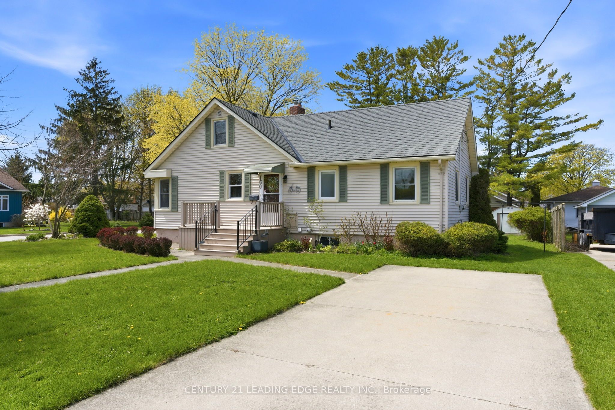 160 Widder Street, Goderich, ON N7A 3V3 photo 2