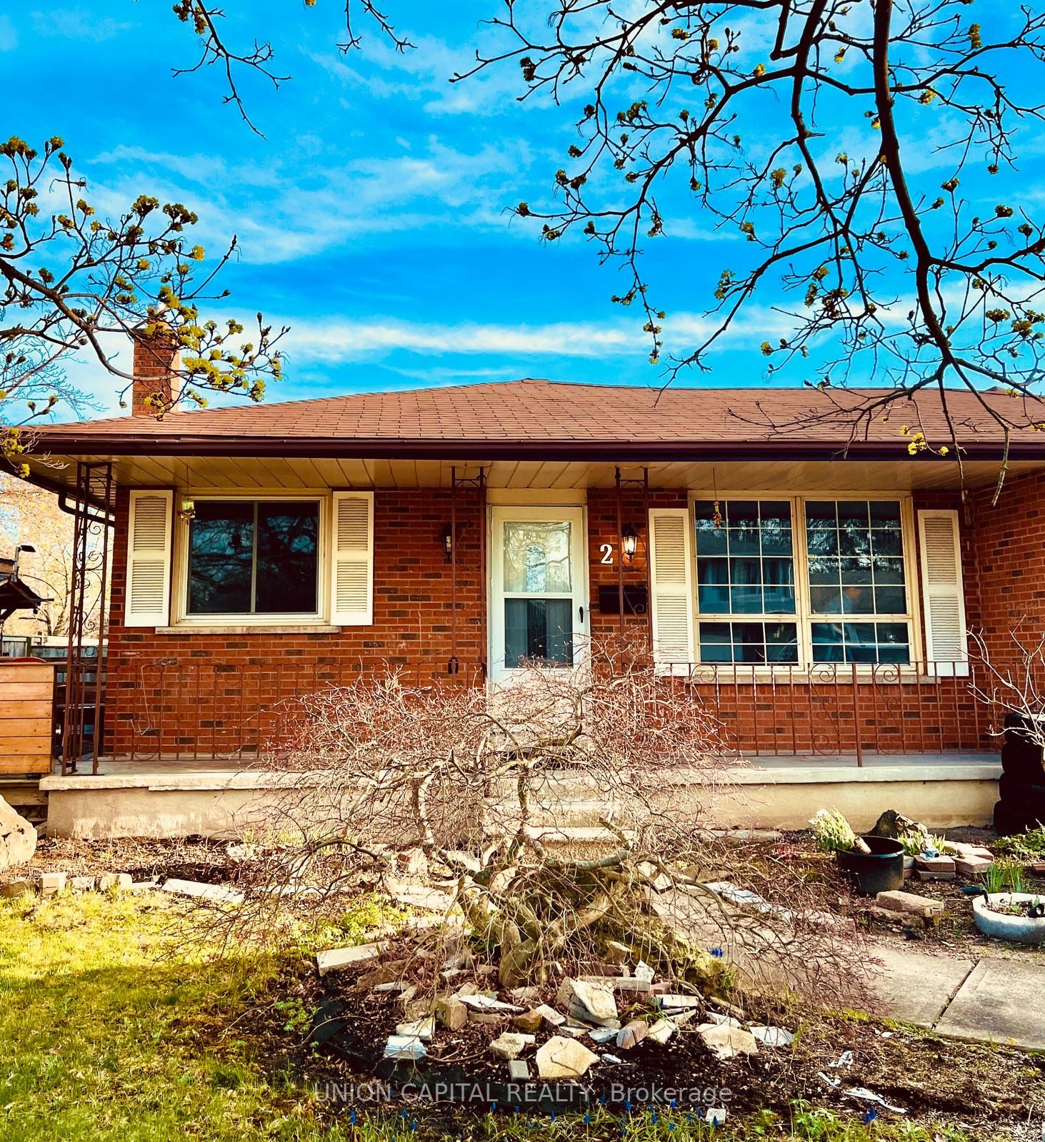 2 Shetland Crescent, St. Catharines, ON L2P 3P7