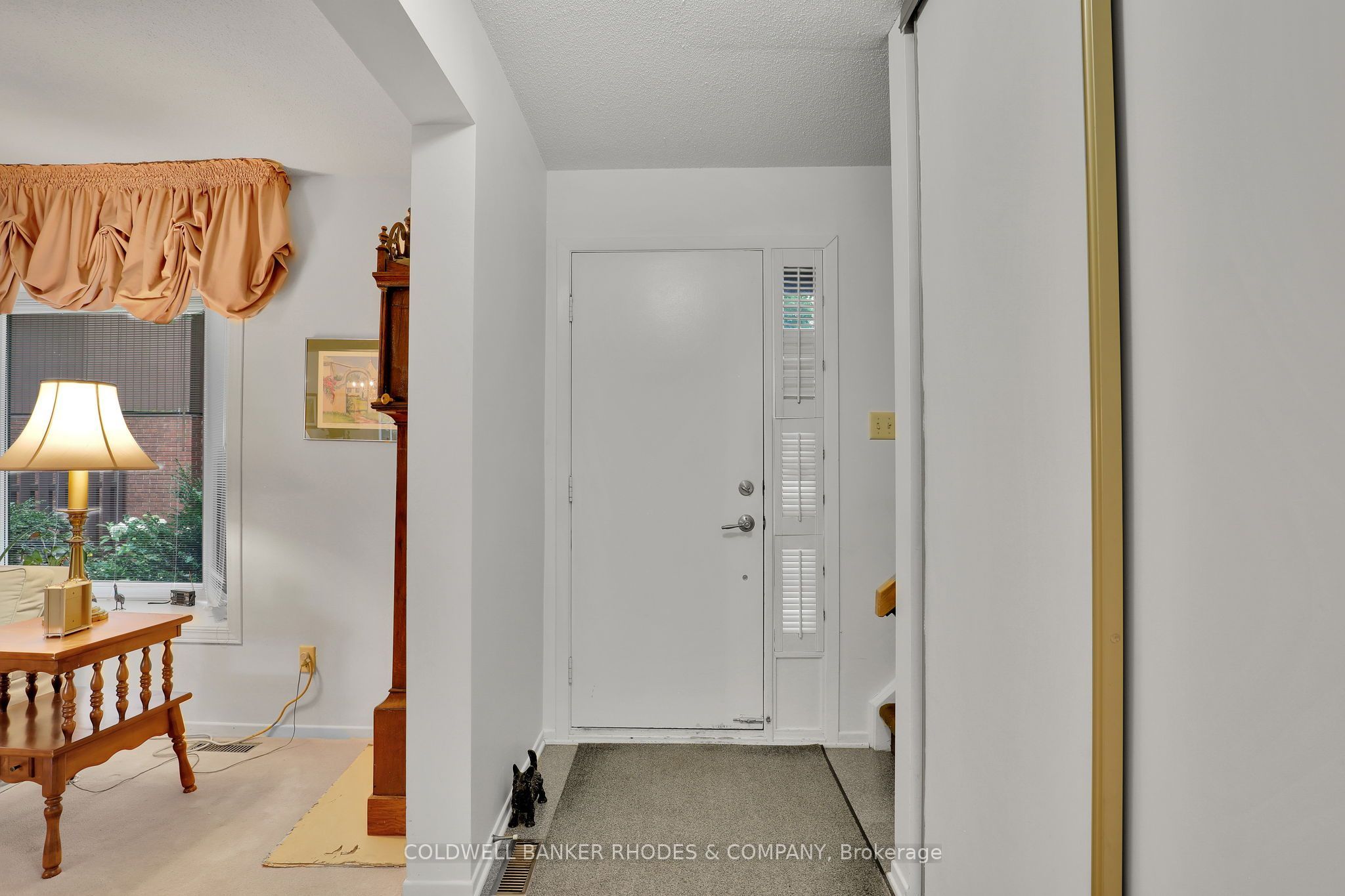 37 Sample Road, Hunt Club - Windsor Park Village and Area, ON K1V 9T9 photo 5