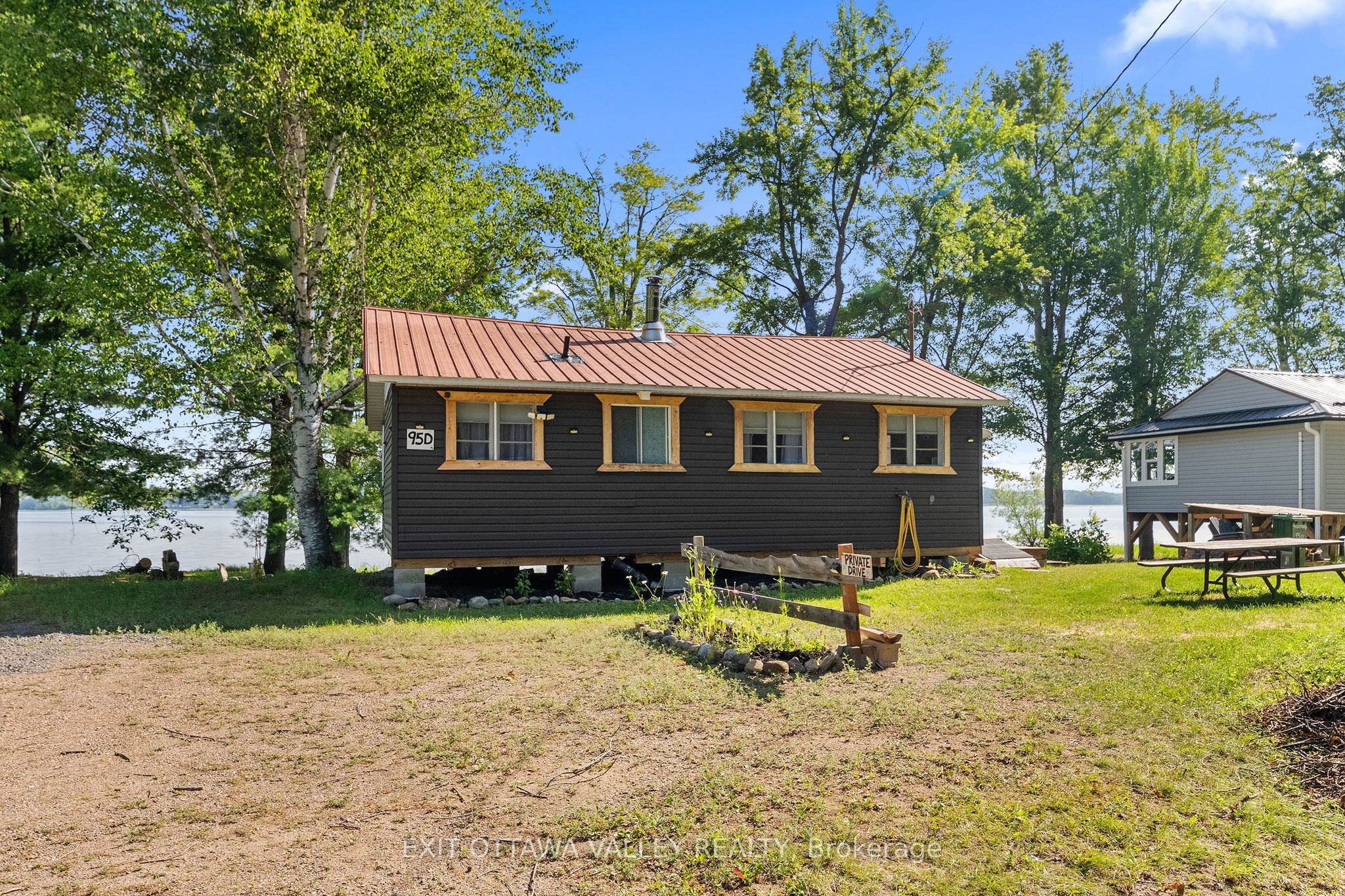 95 Sullivan Point Road, Laurentian Valley, ON K8A 6W2 photo 3