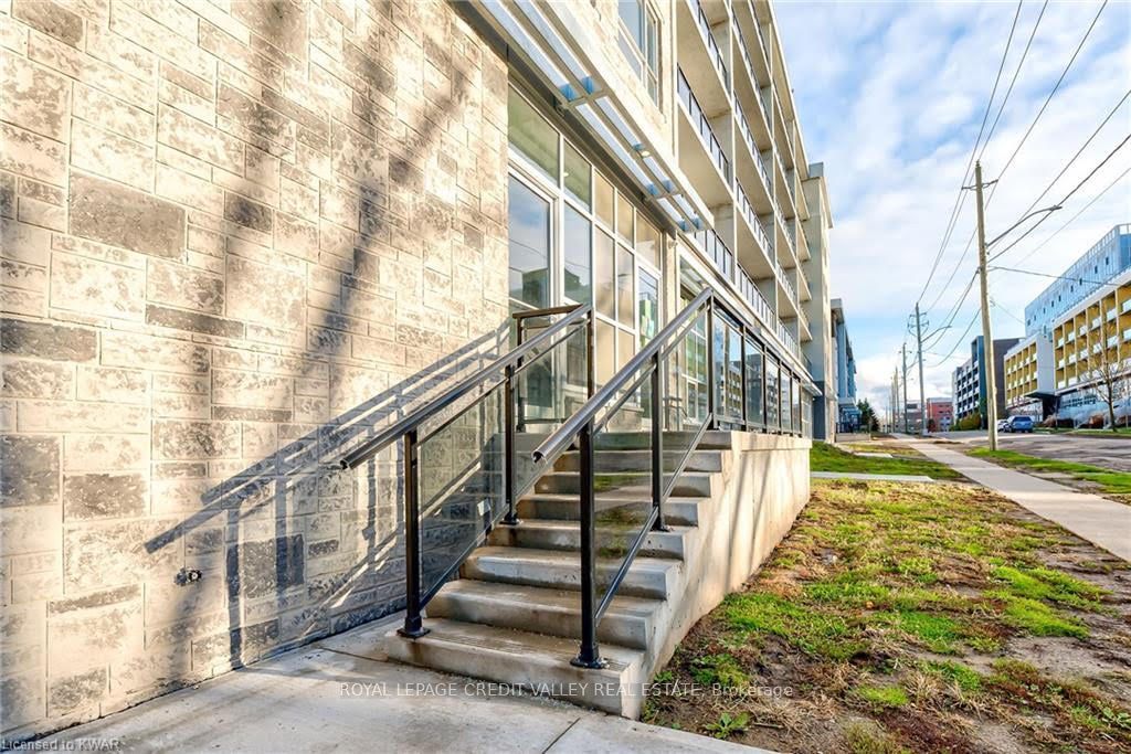275 Larch Street F-104, Waterloo, ON N2L 3R2 photo 3