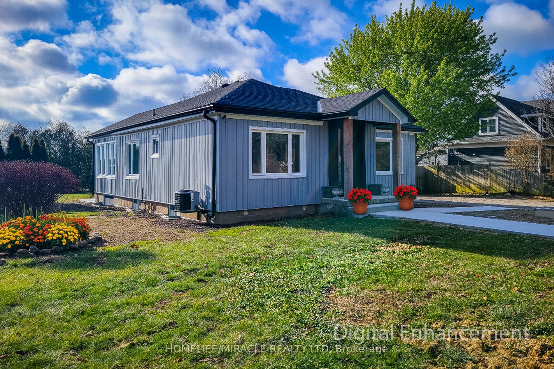 355 Ridge Road W, Grimsby, ON L3M 4E7 photo 2