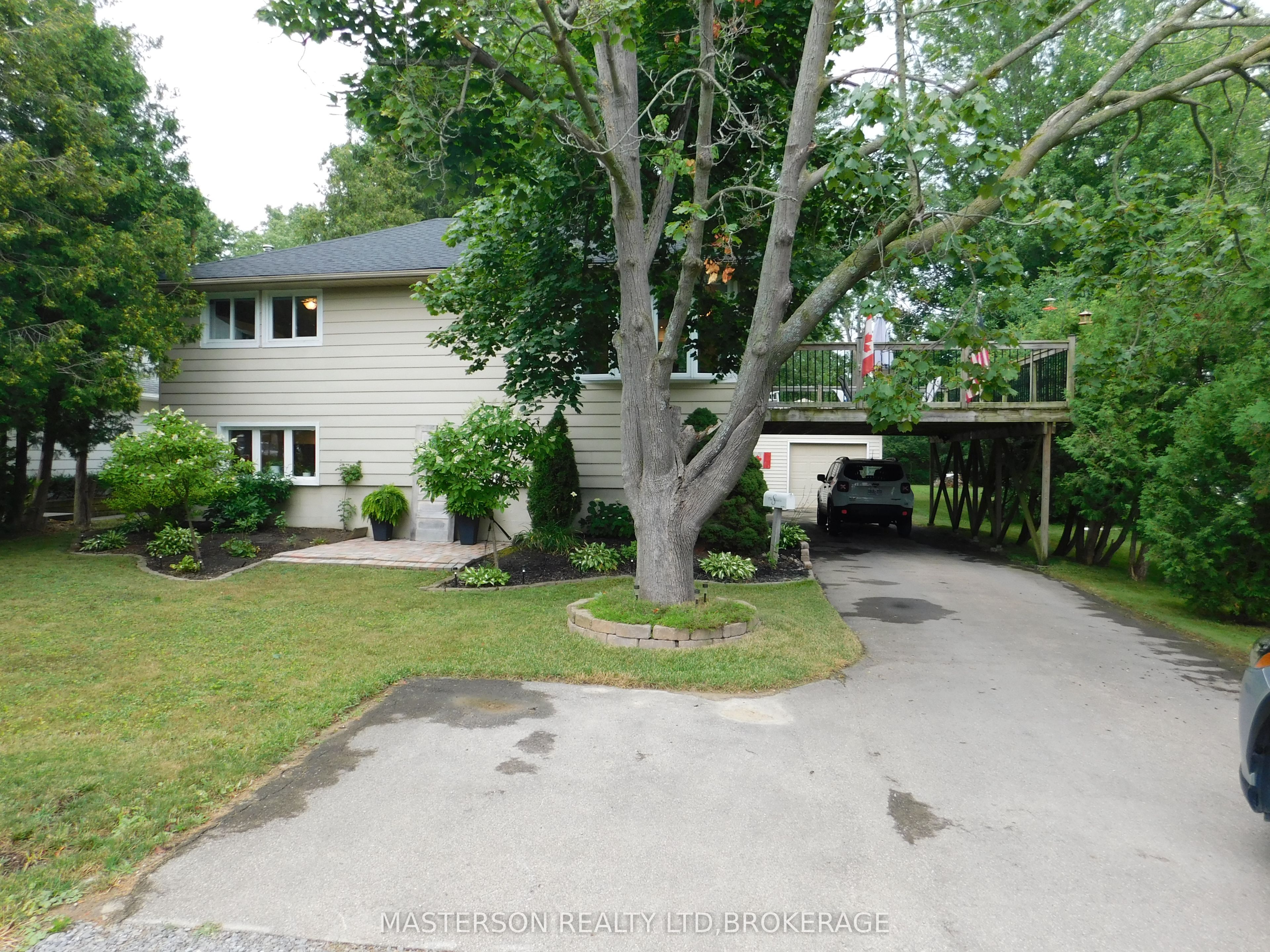 1208 BENNER Avenue, Fort Erie, ON L2A 4N7