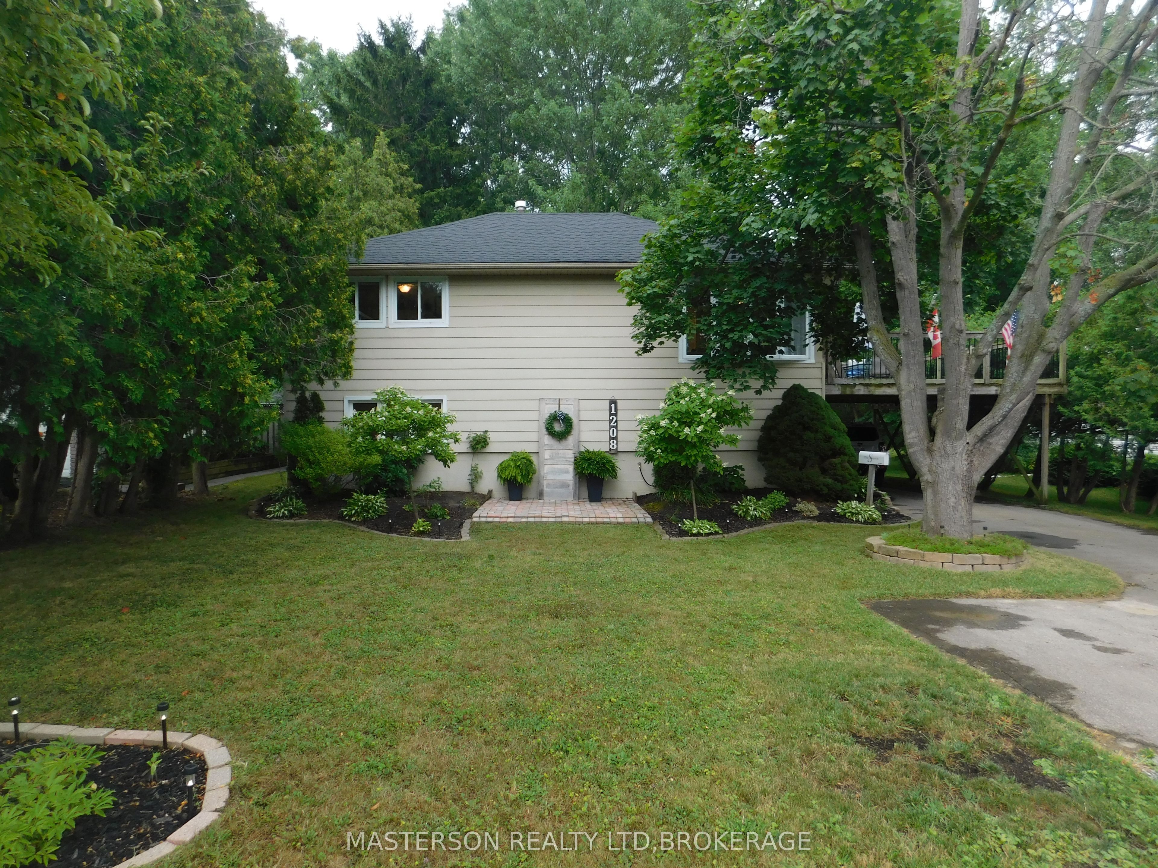 1208 BENNER Avenue, Fort Erie, ON L2A 4N7 photo 2
