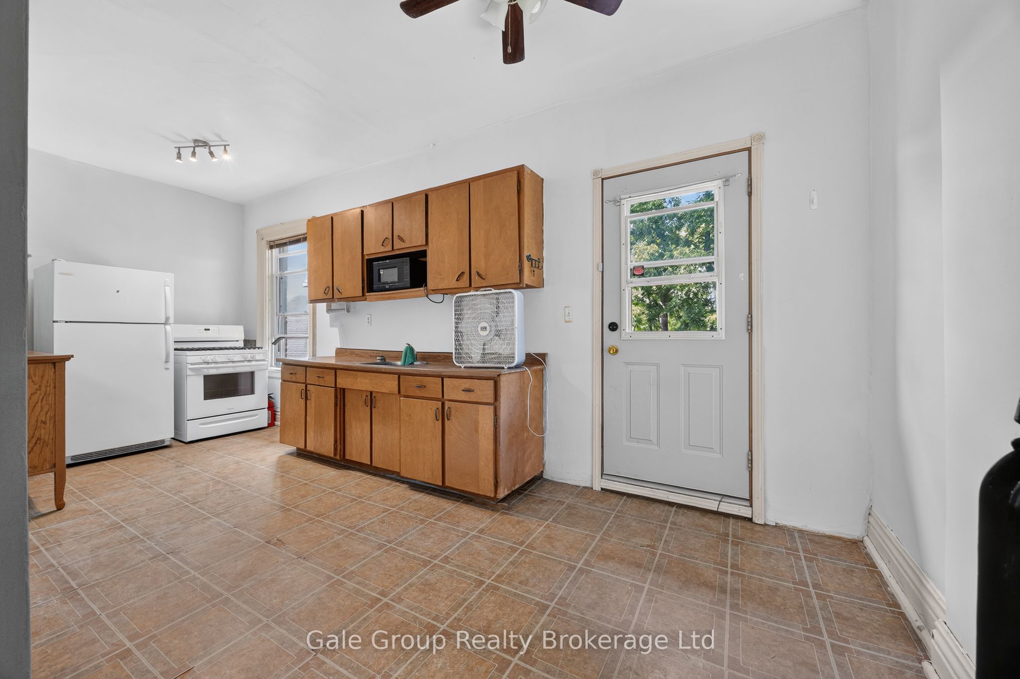 129 John Street, Ingersoll, ON N5C 3E9 photo 2