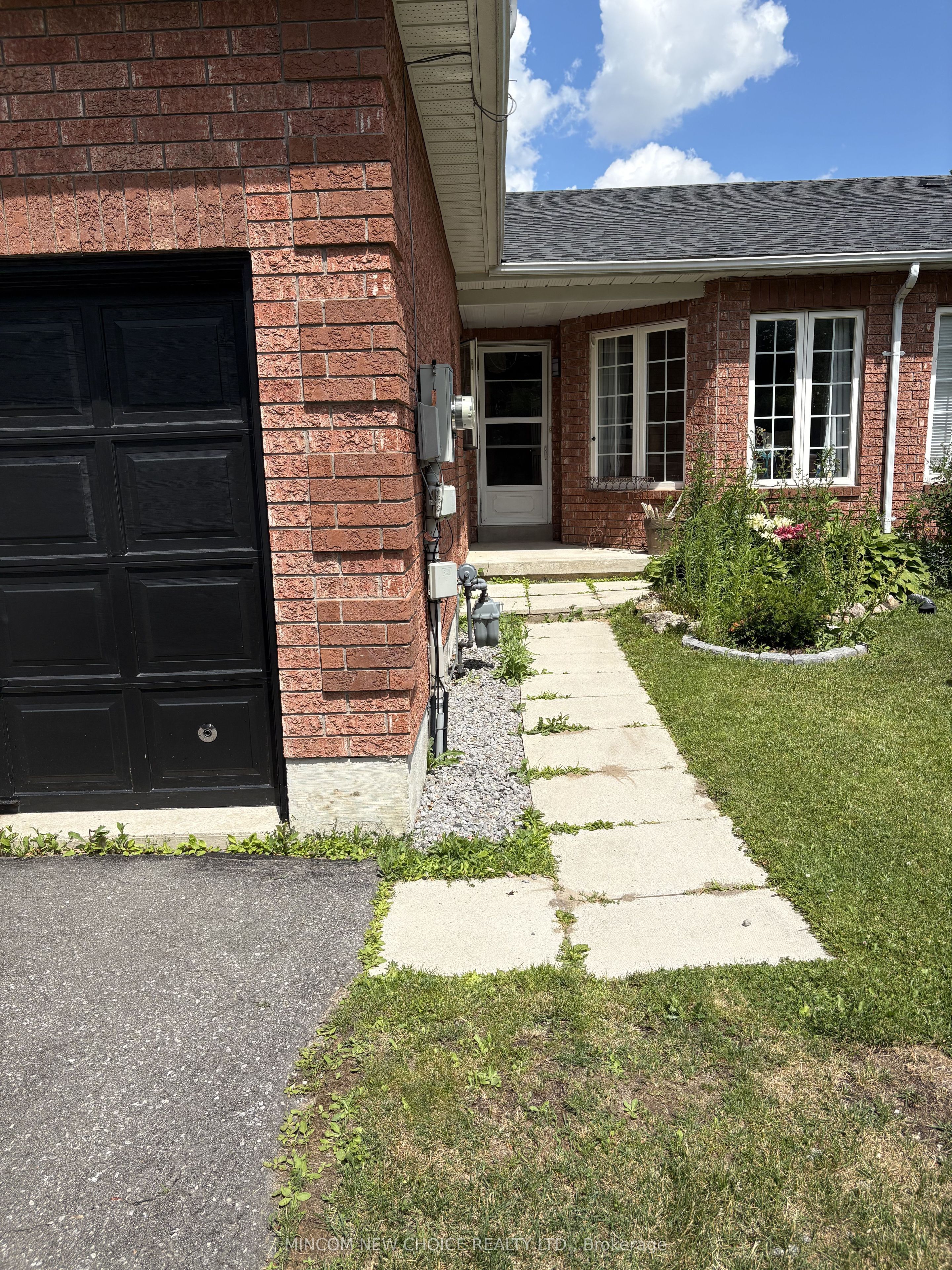 2432 Woodglade Boulevard N, Peterborough, ON K9K 2K9 photo 2
