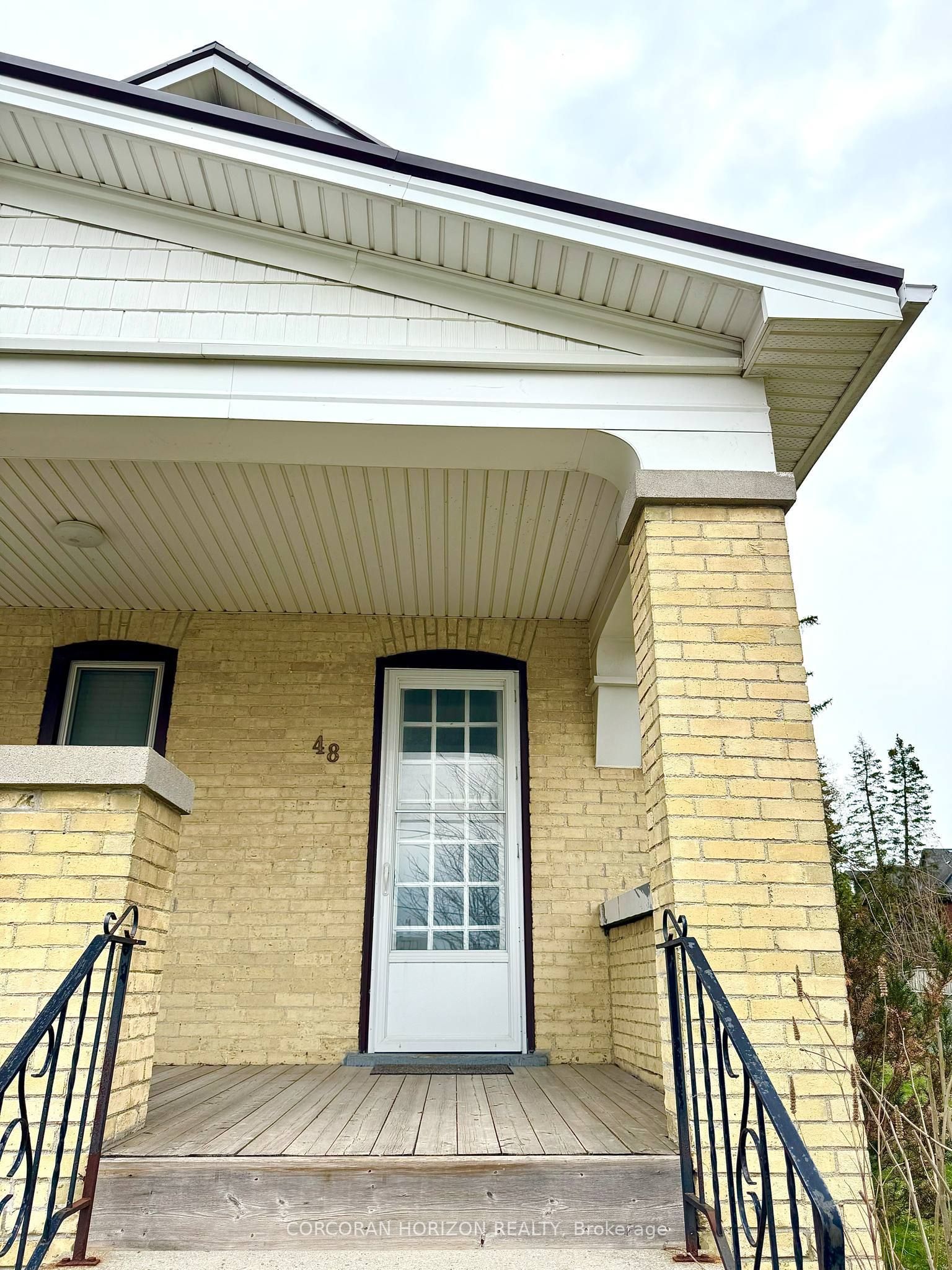 48 Walter Street A, Kitchener, ON N2G 1S1