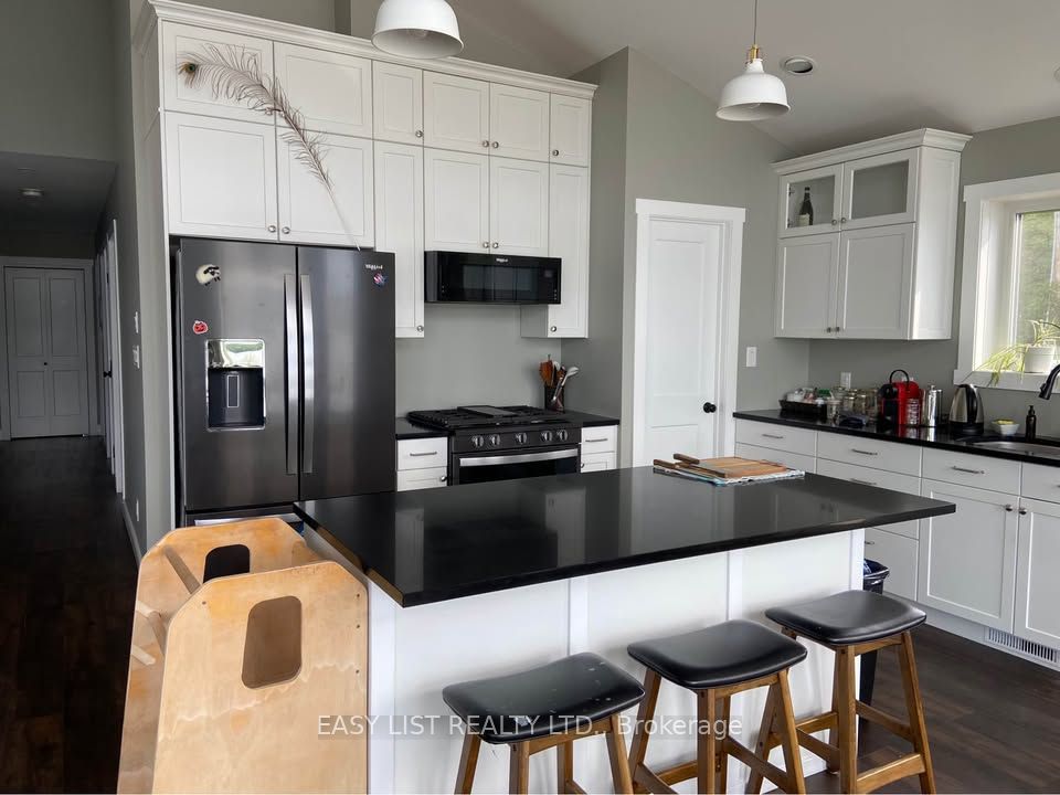 2345 Hwy 72, Sioux Lookout, ON P8T 0A7 photo 5