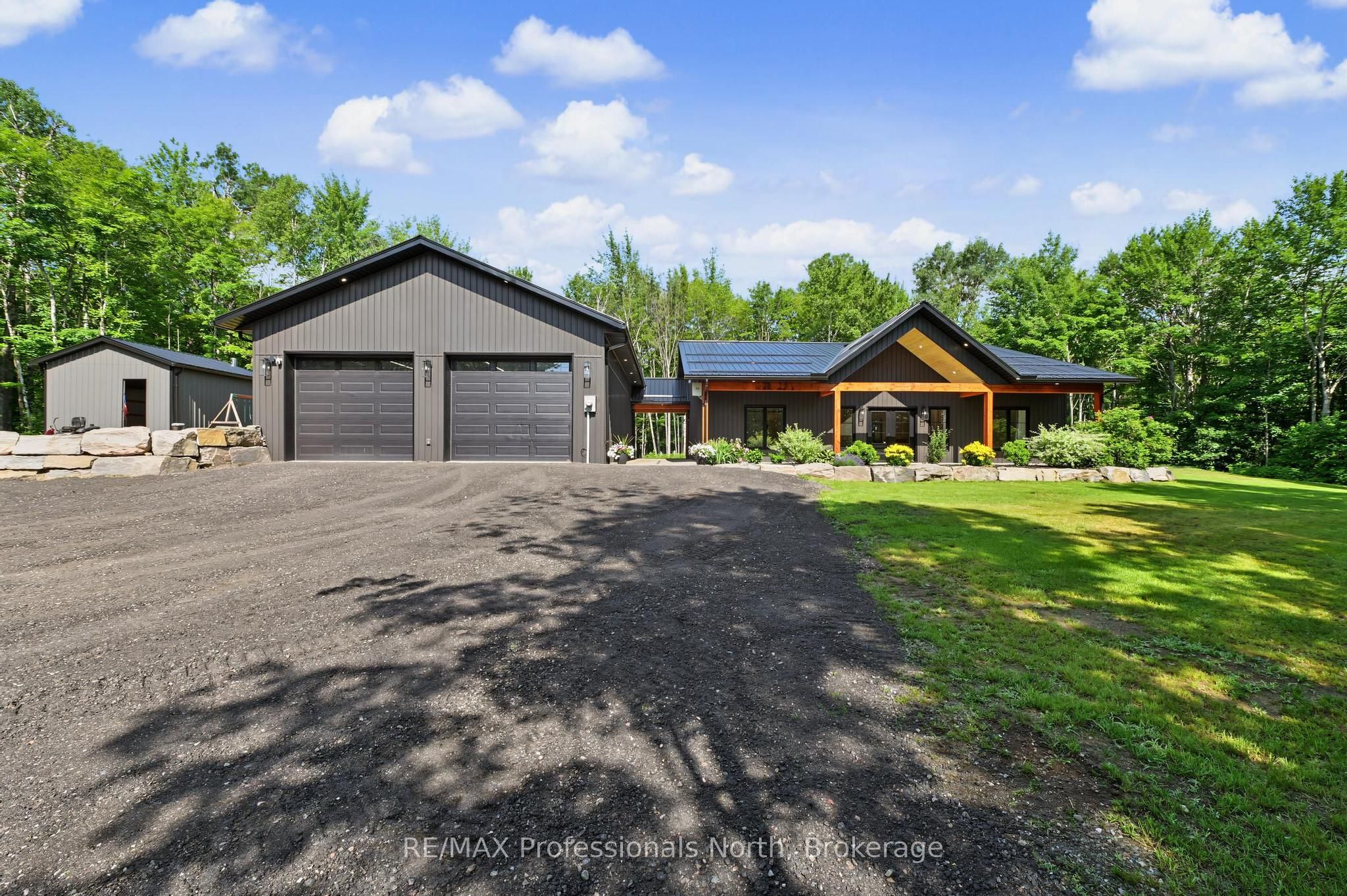 1541 Bobcaygeon Road, Minden Hills, ON K0M 2K0 photo 2