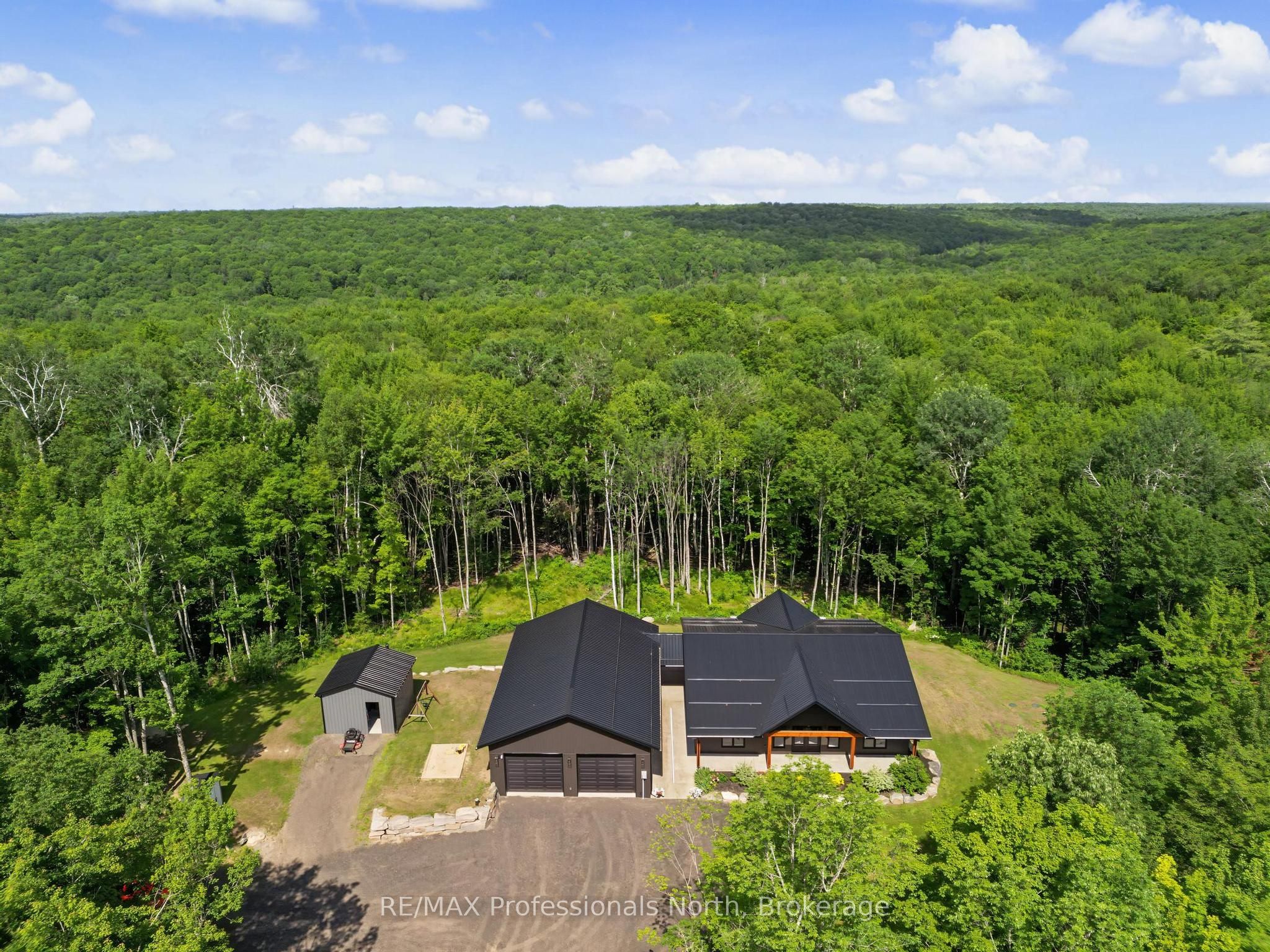 1541 Bobcaygeon Road, Minden Hills, ON K0M 2K0 photo 3