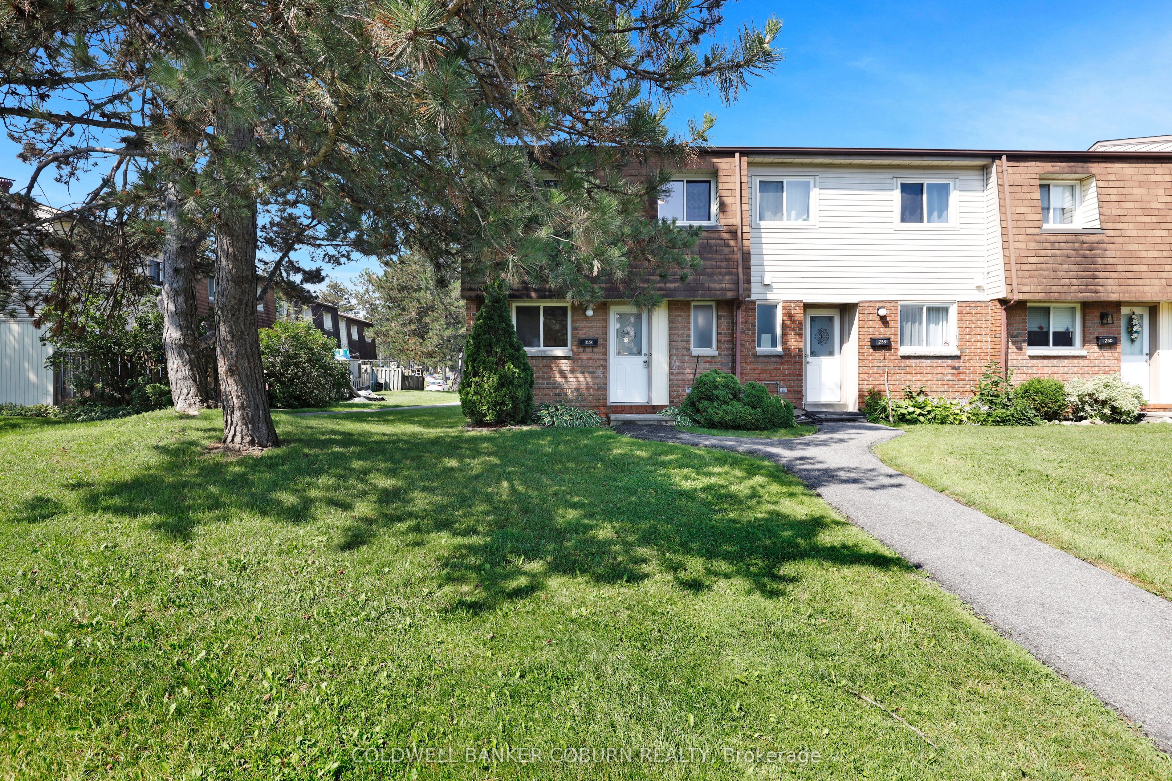 23 Sonnet Crescent S 23, Bells Corners and South to Fallowfield, ON K2H 8W8 photo 2