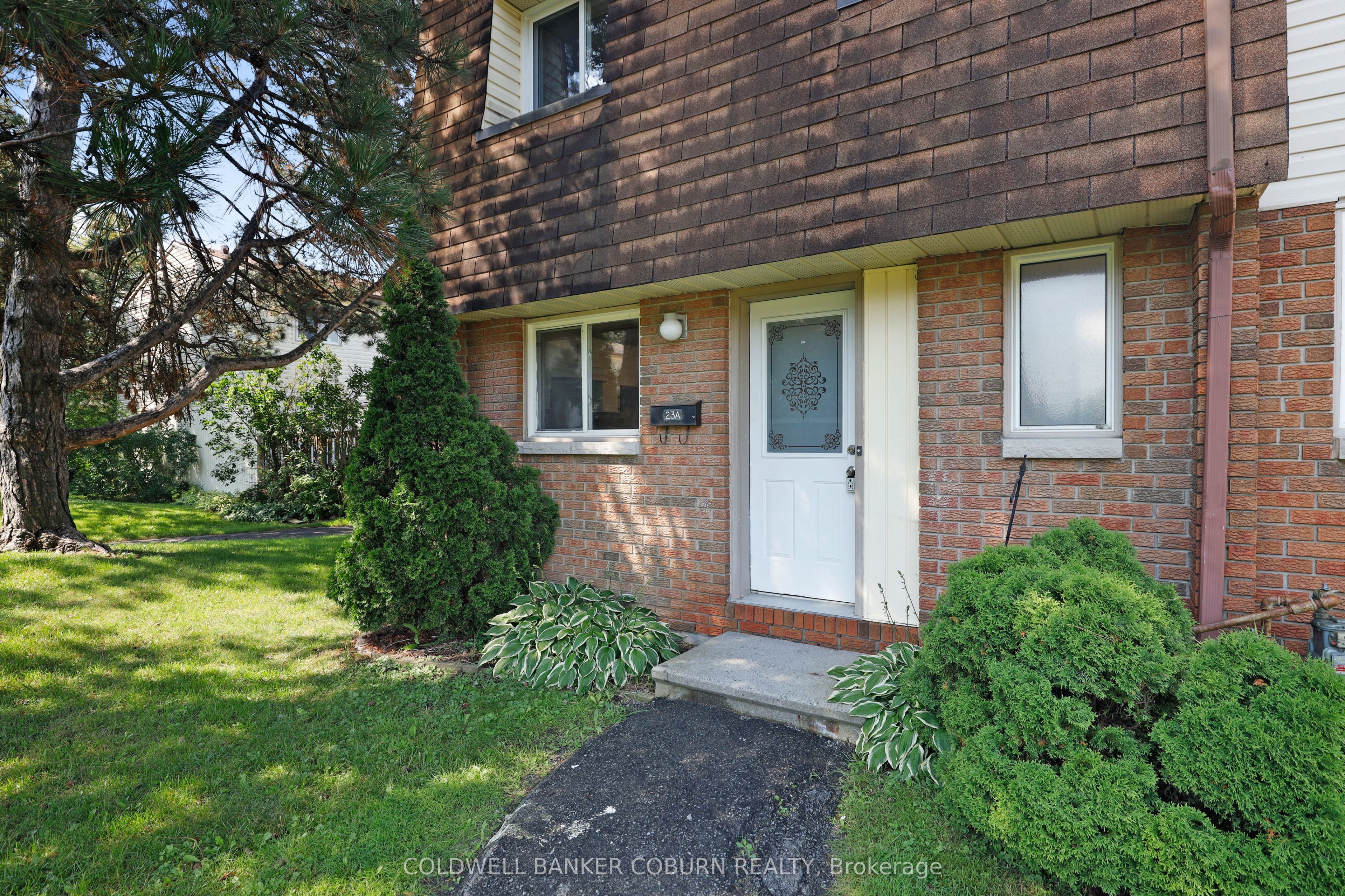 23 Sonnet Crescent S 23, Bells Corners and South to Fallowfield, ON K2H 8W8 photo 3