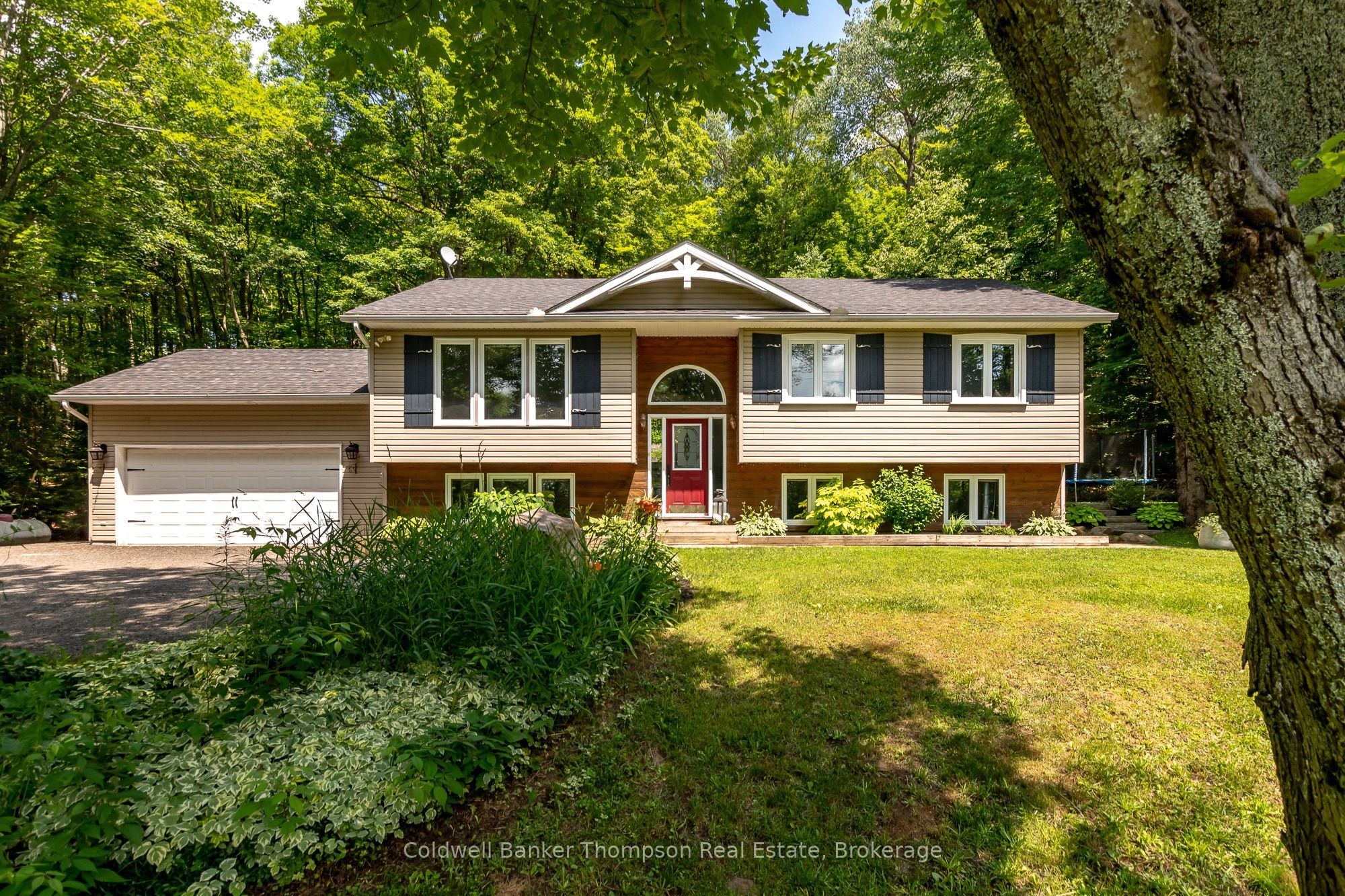 791 Old Muskoka Road, Huntsville, ON P0B 1M0 photo 2