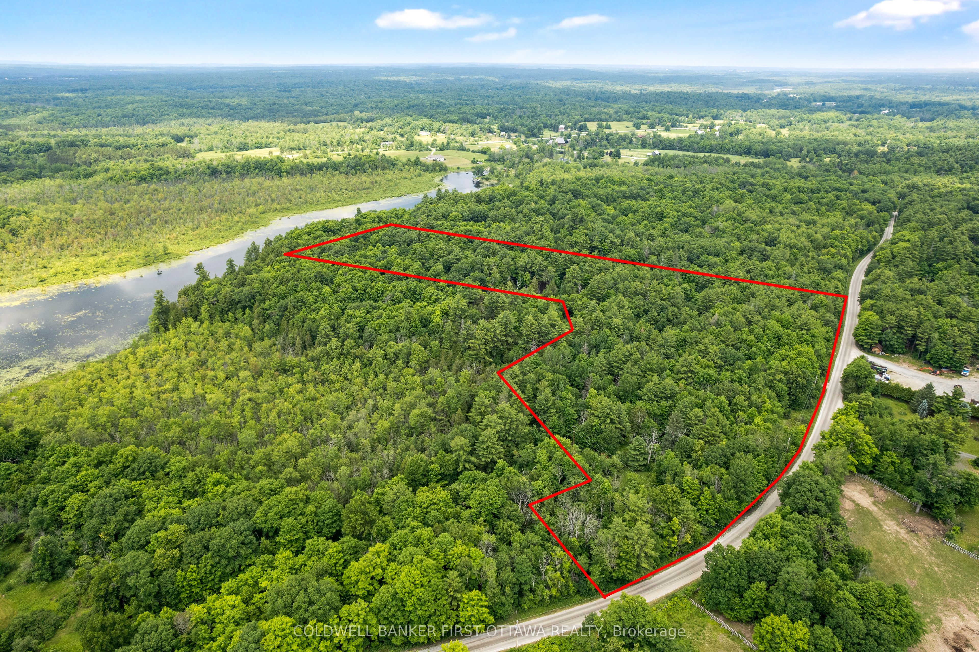 338 Ennis Road, Tay Valley, ON K0G 1A0 photo 2