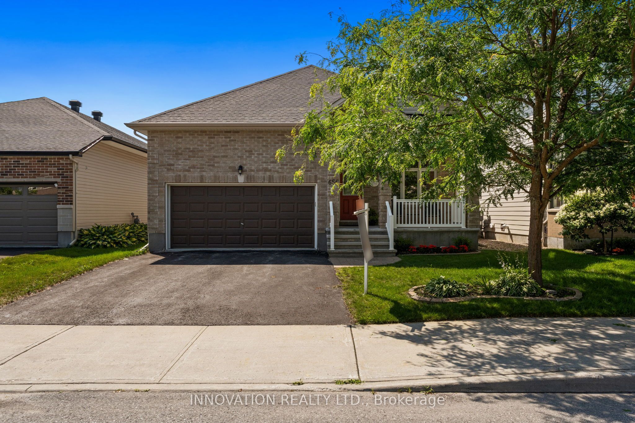 656 Bridleglen Crescent, Kanata, ON K2M 0H2 photo 2
