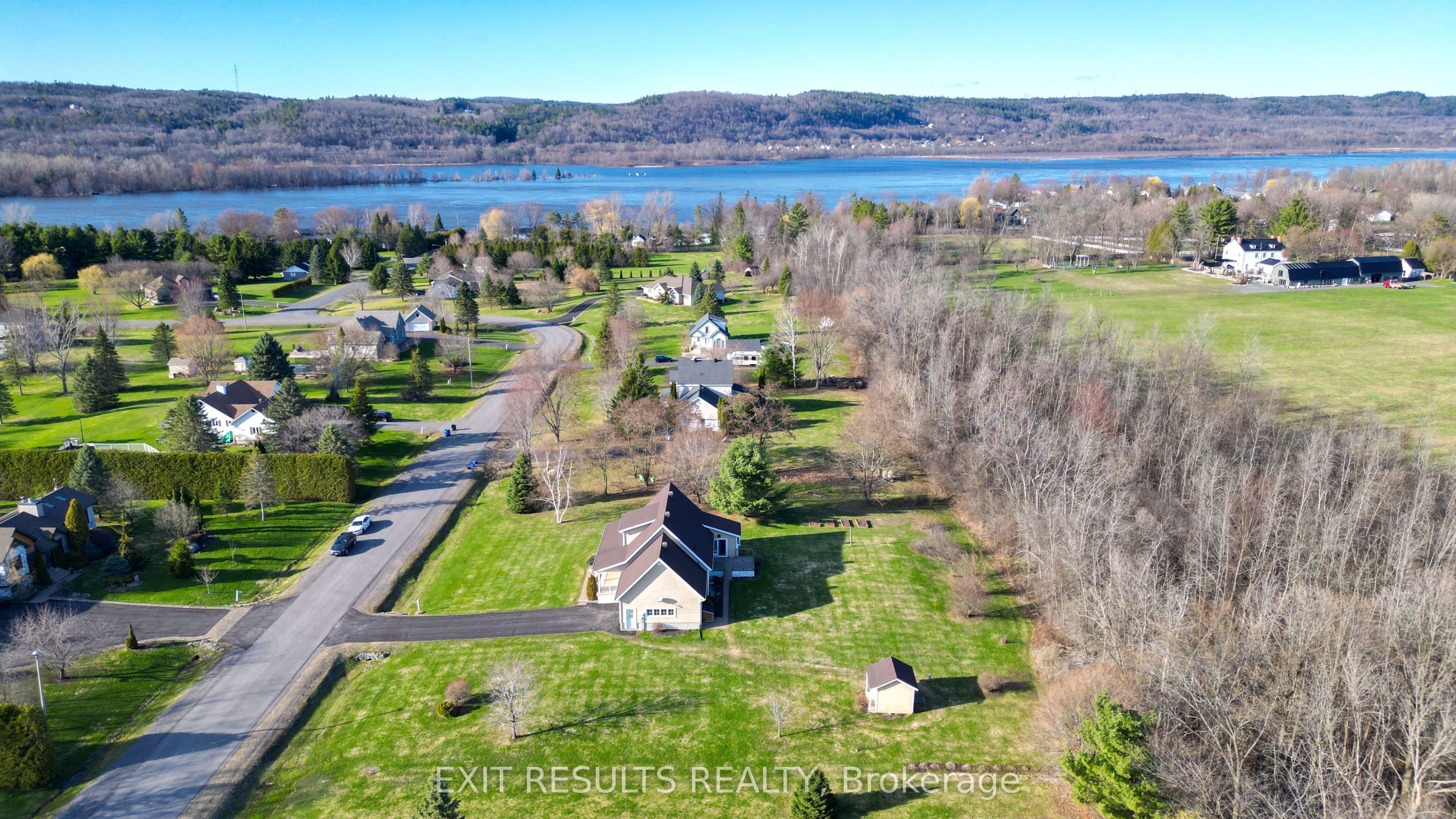 8 Ravary Street, Champlain, ON K0B 1K0 photo 2
