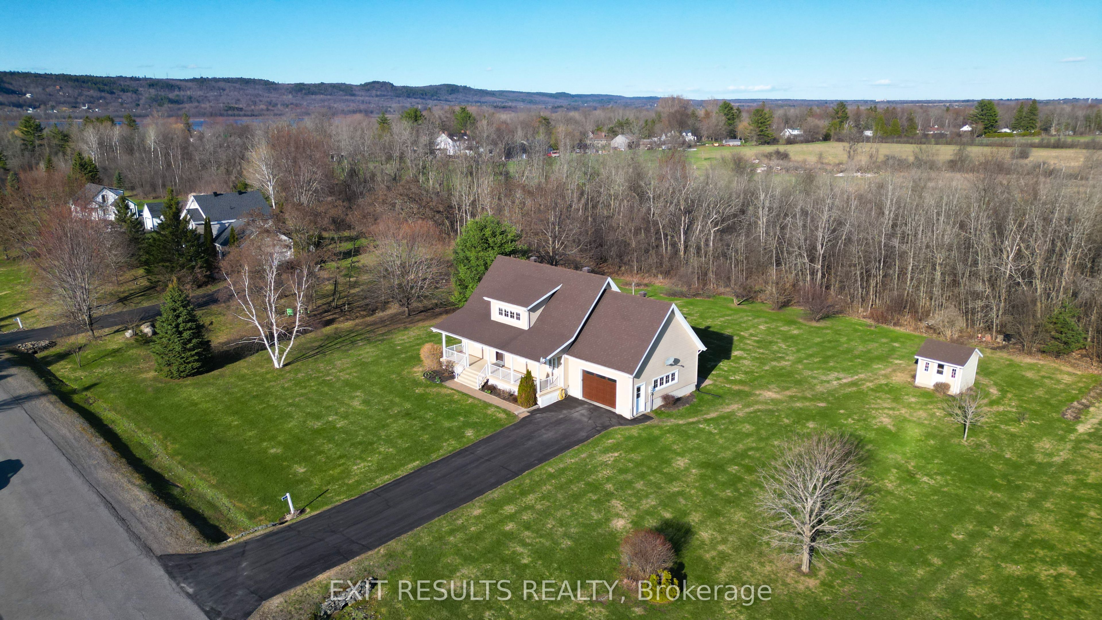 8 Ravary Street, Champlain, ON K0B 1K0 photo 4
