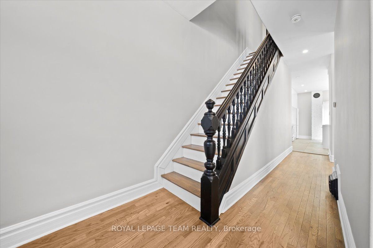 136 Elm Street, West Centre Town, ON K1R 6N5 photo 4