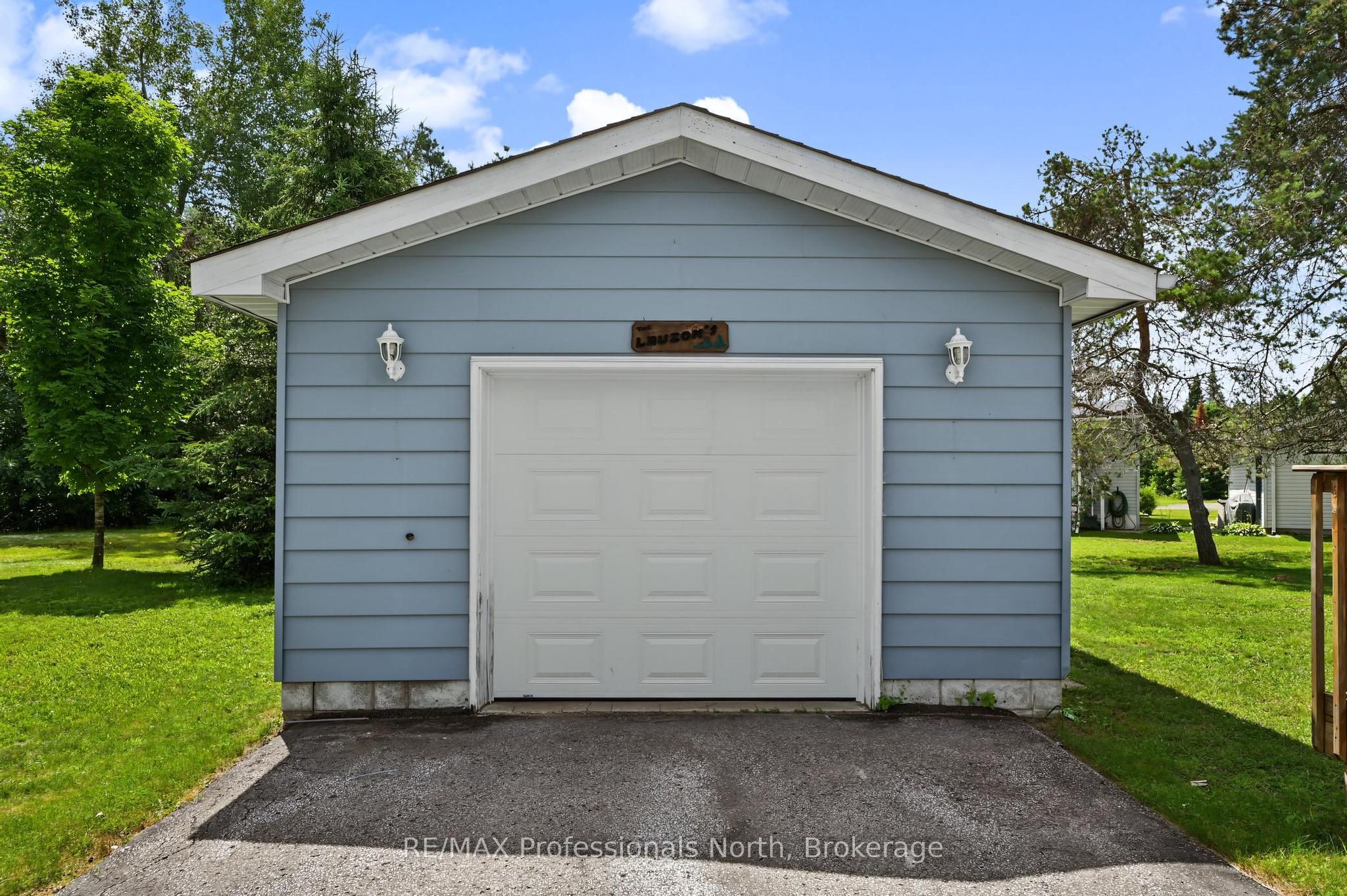 1084 Seventh Lane, Minden Hills, ON K0M 2K0 photo 3