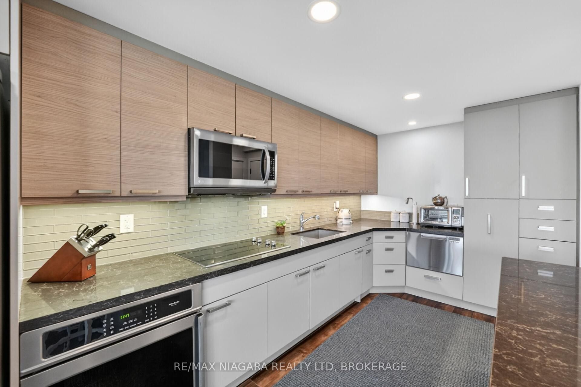 81 Scott Street 711, St. Catharines, ON L2N 7L5 photo 4