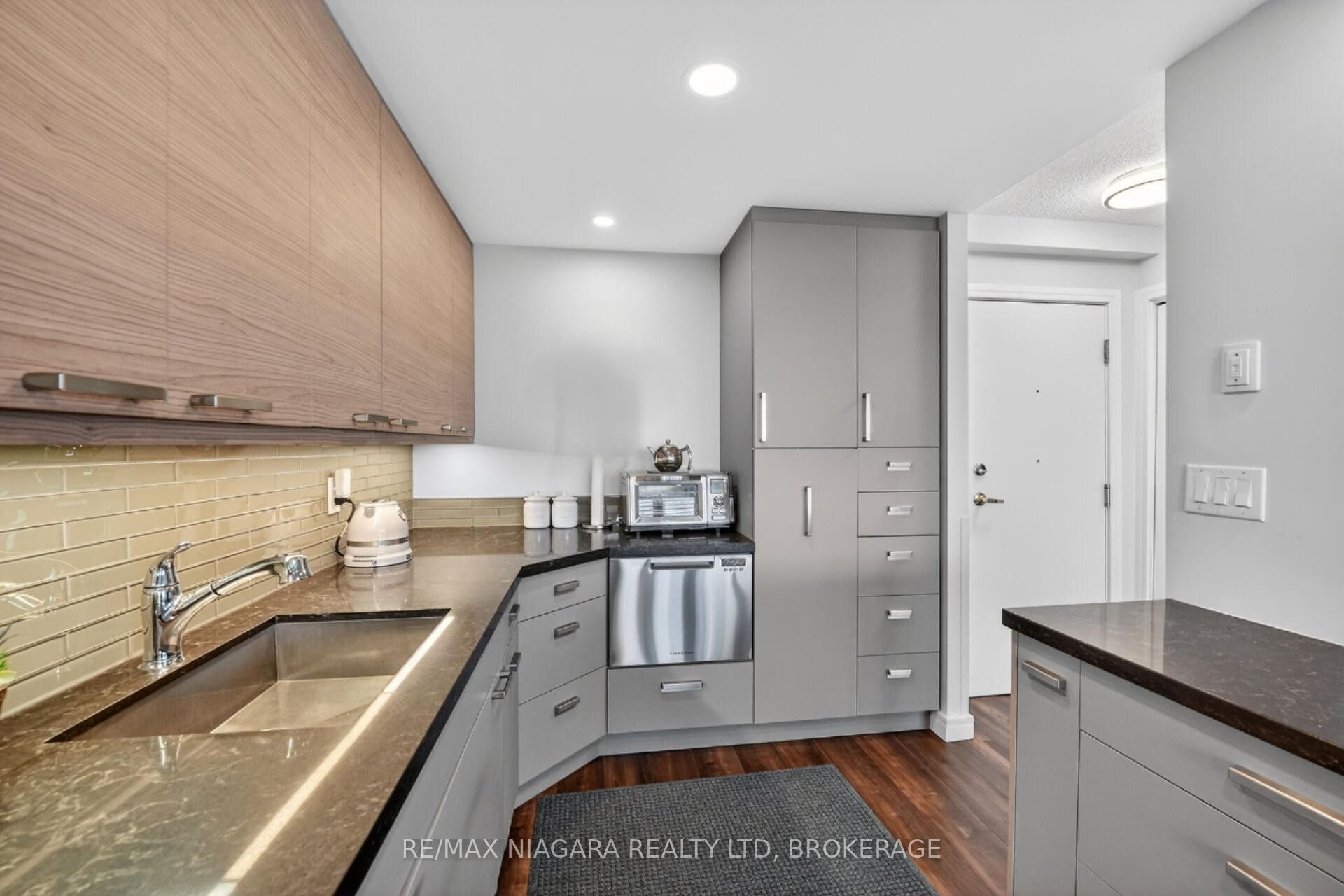 81 Scott Street 711, St. Catharines, ON L2N 7L5 photo 5