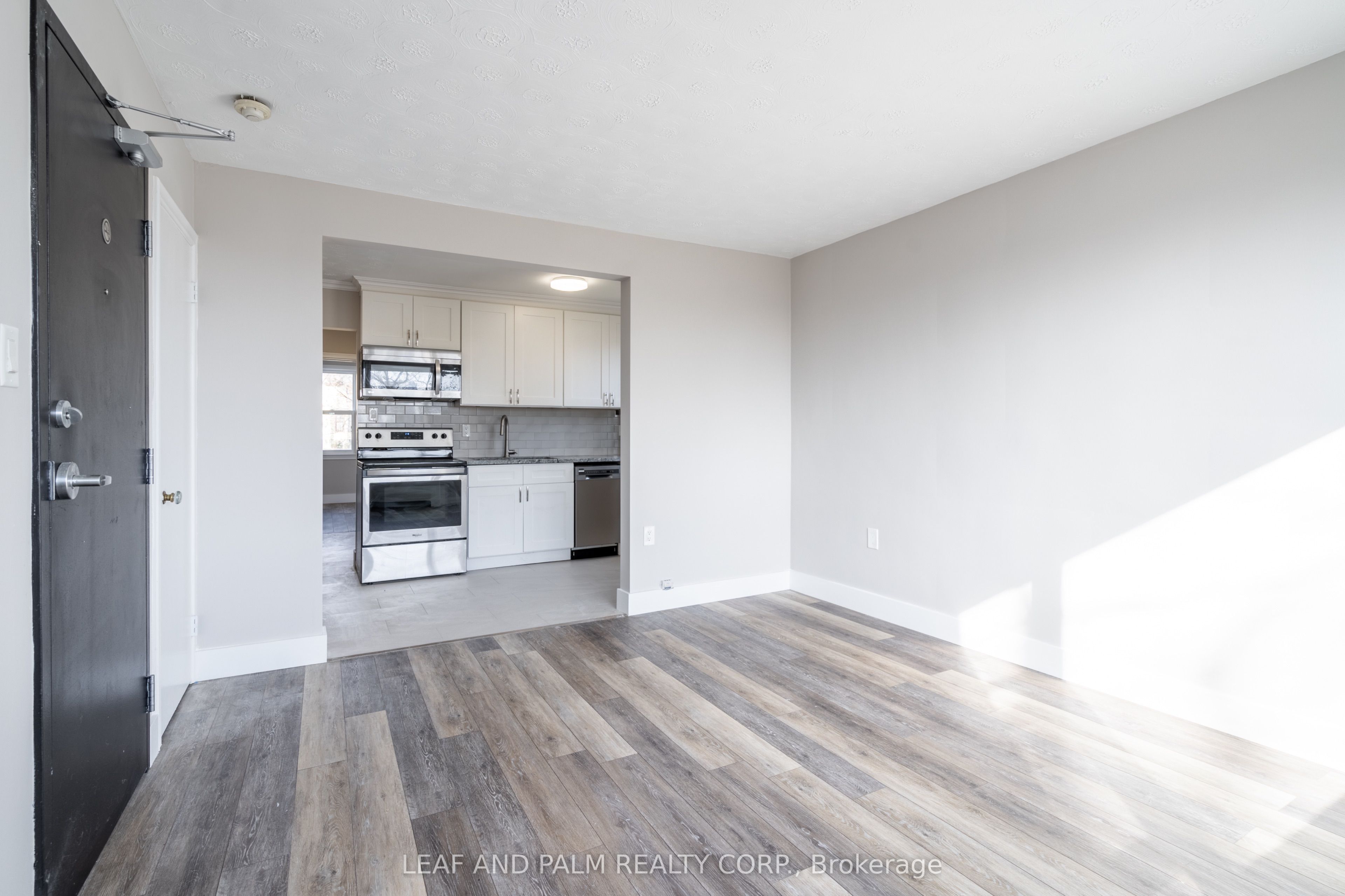 5567 Ontario Avenue 2, Niagara Falls, ON L2E 3S4 photo 4