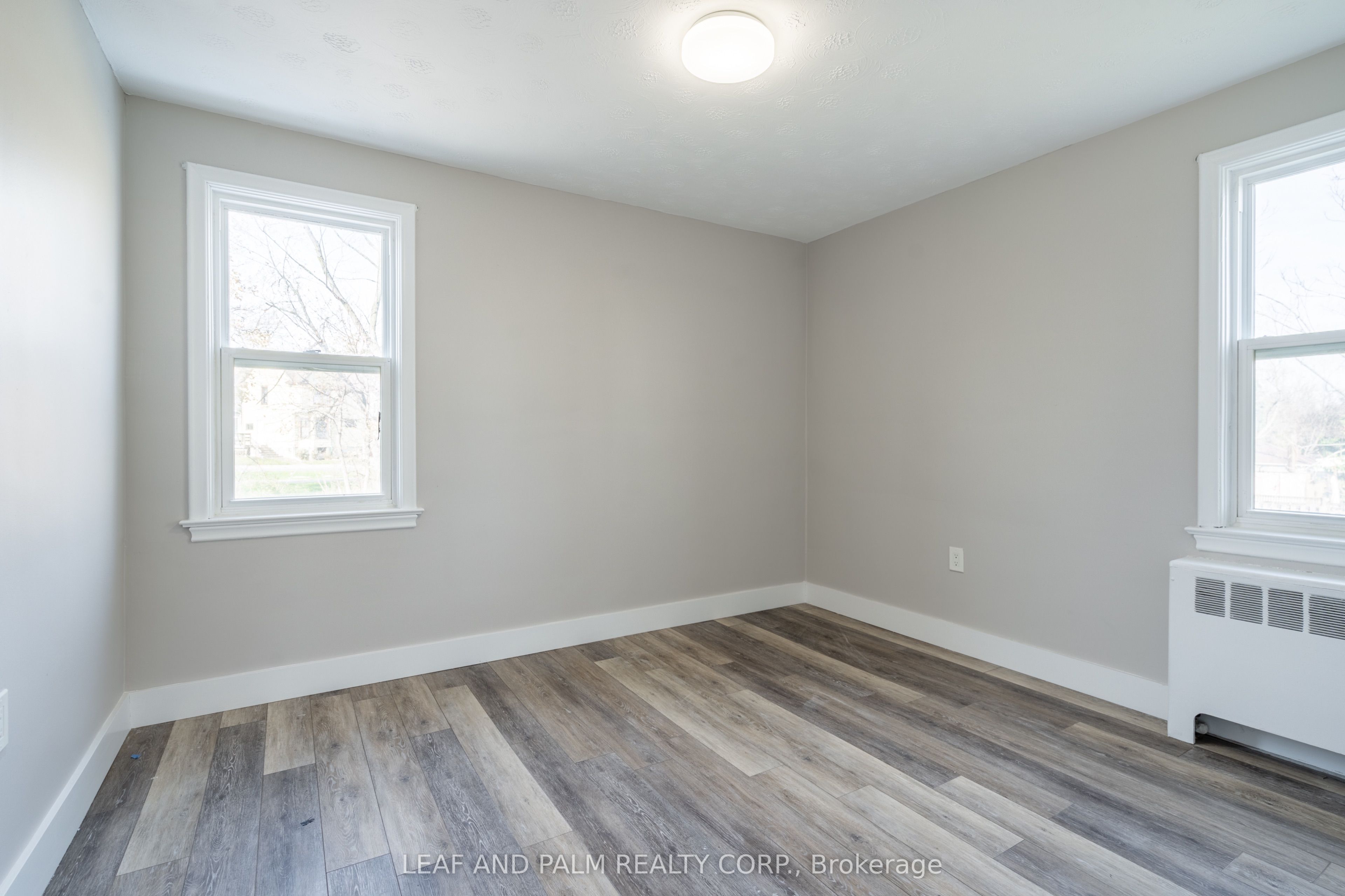 5567 Ontario Avenue 2, Niagara Falls, ON L2E 3S4 photo 5