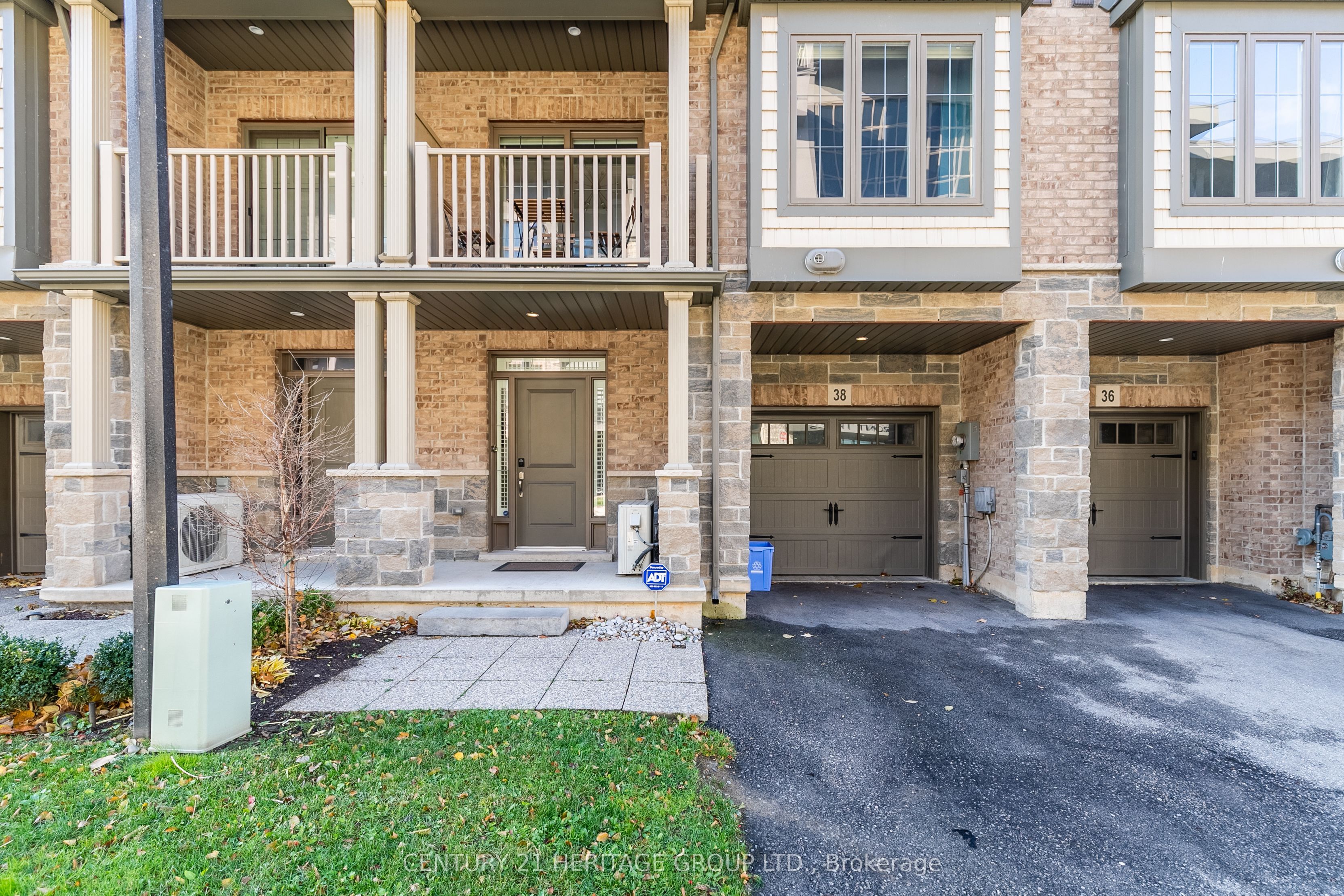 38 Southshore Crescent, Hamilton, ON L8E 0J3 photo 2