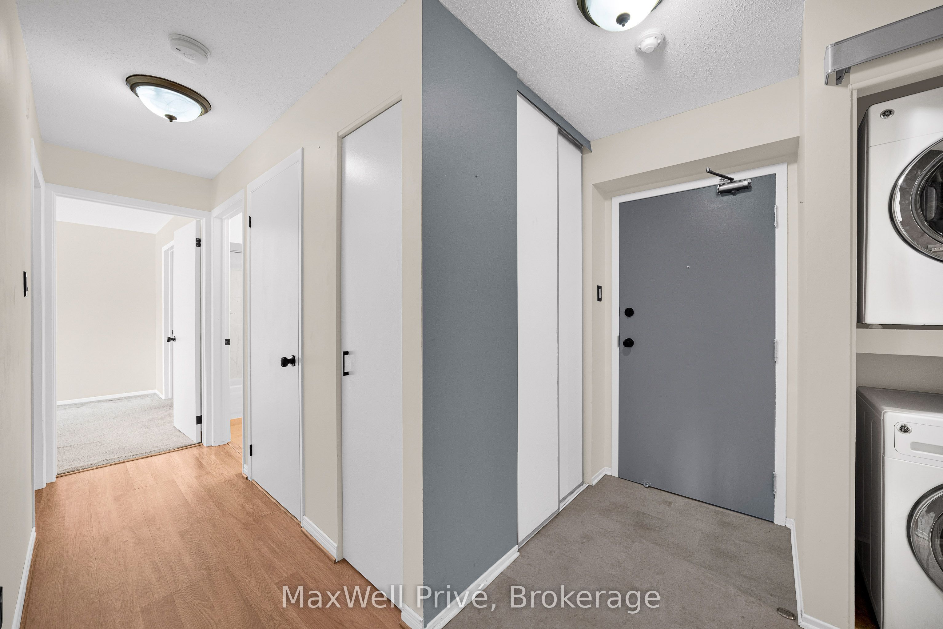 250 Brittany Drive 218, Manor Park - Cardinal Glen and Area, ON K1K 4M1 photo 2