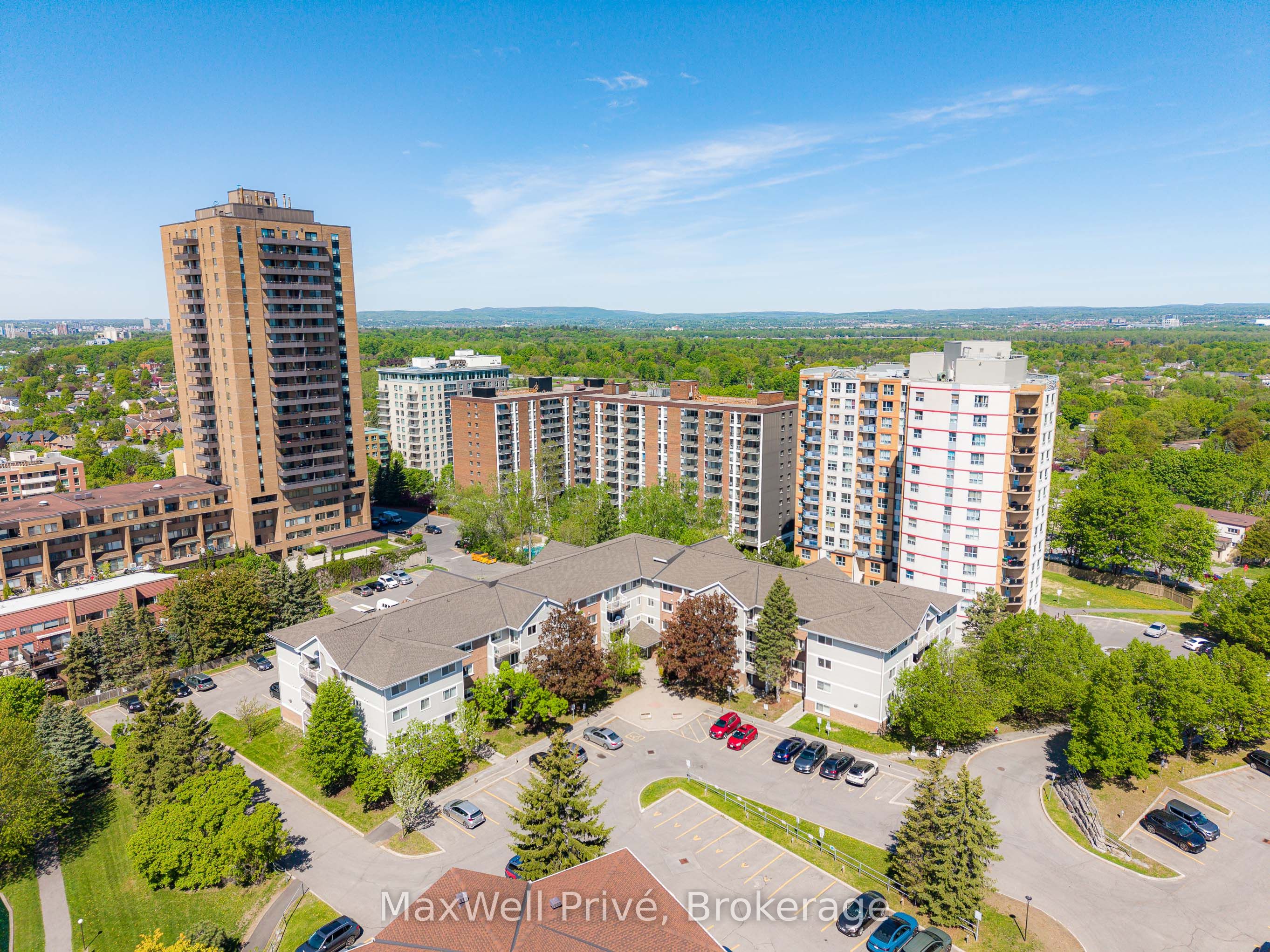250 Brittany Drive 218, Manor Park - Cardinal Glen and Area, ON K1K 4M1 photo 3