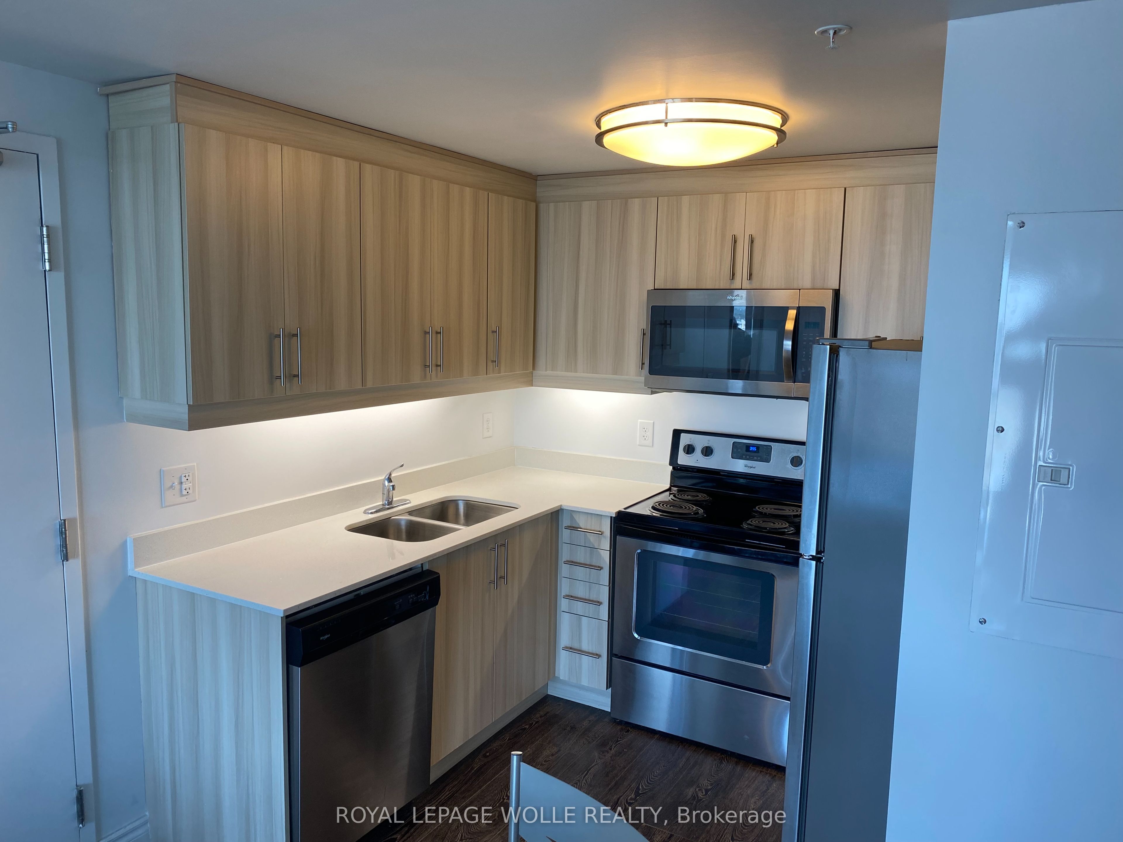 158 King Street N 2504, Waterloo, ON N2J 0E5 photo 5