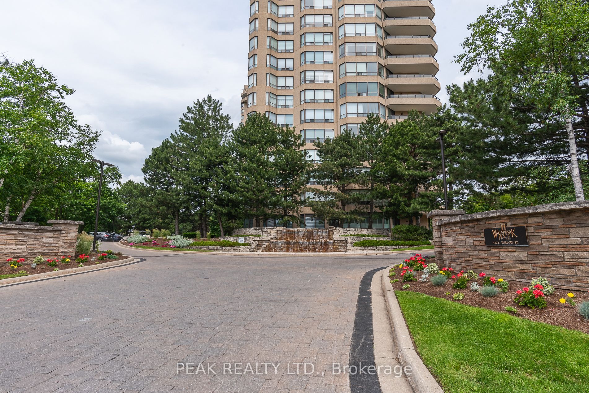 6 Willow Street 2008, Waterloo, ON N2J 4S3 photo 4