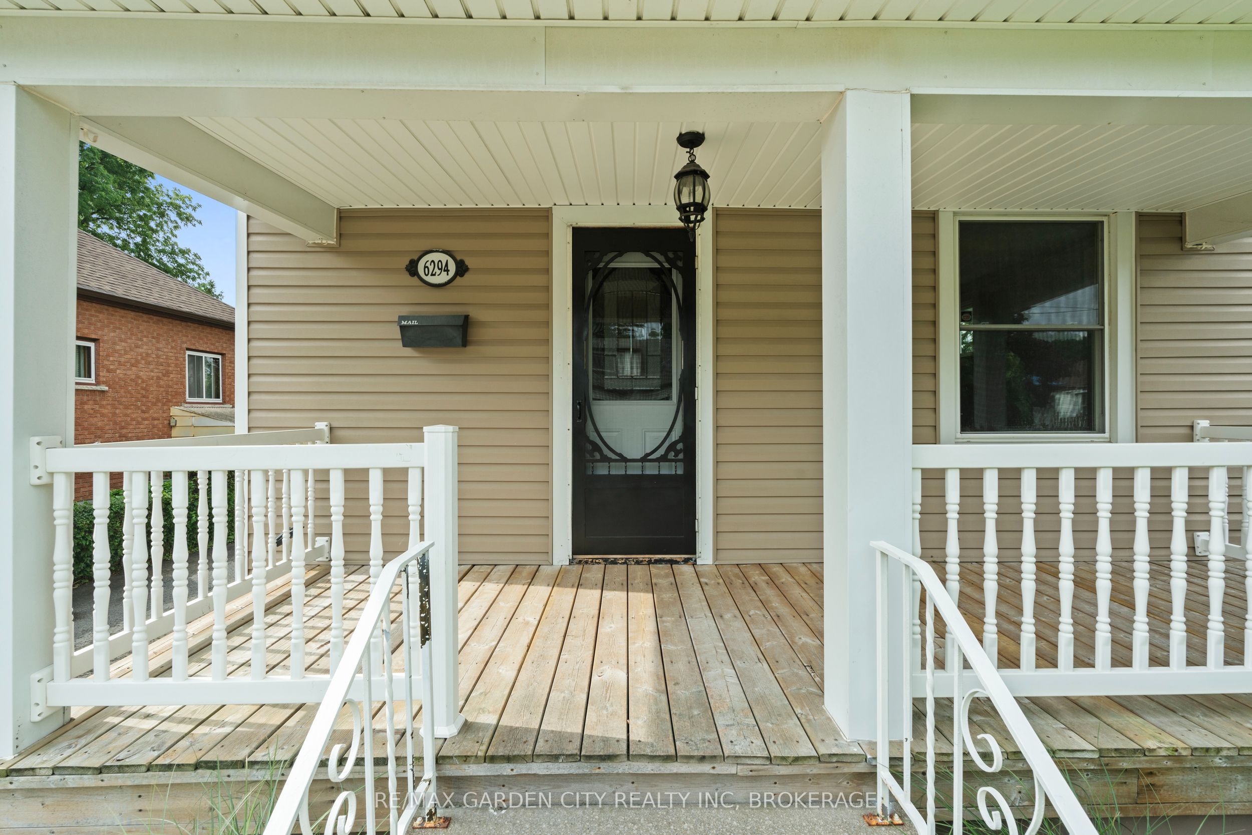 6294 Culp Street, Niagara Falls, ON L2G 2C1 photo 3