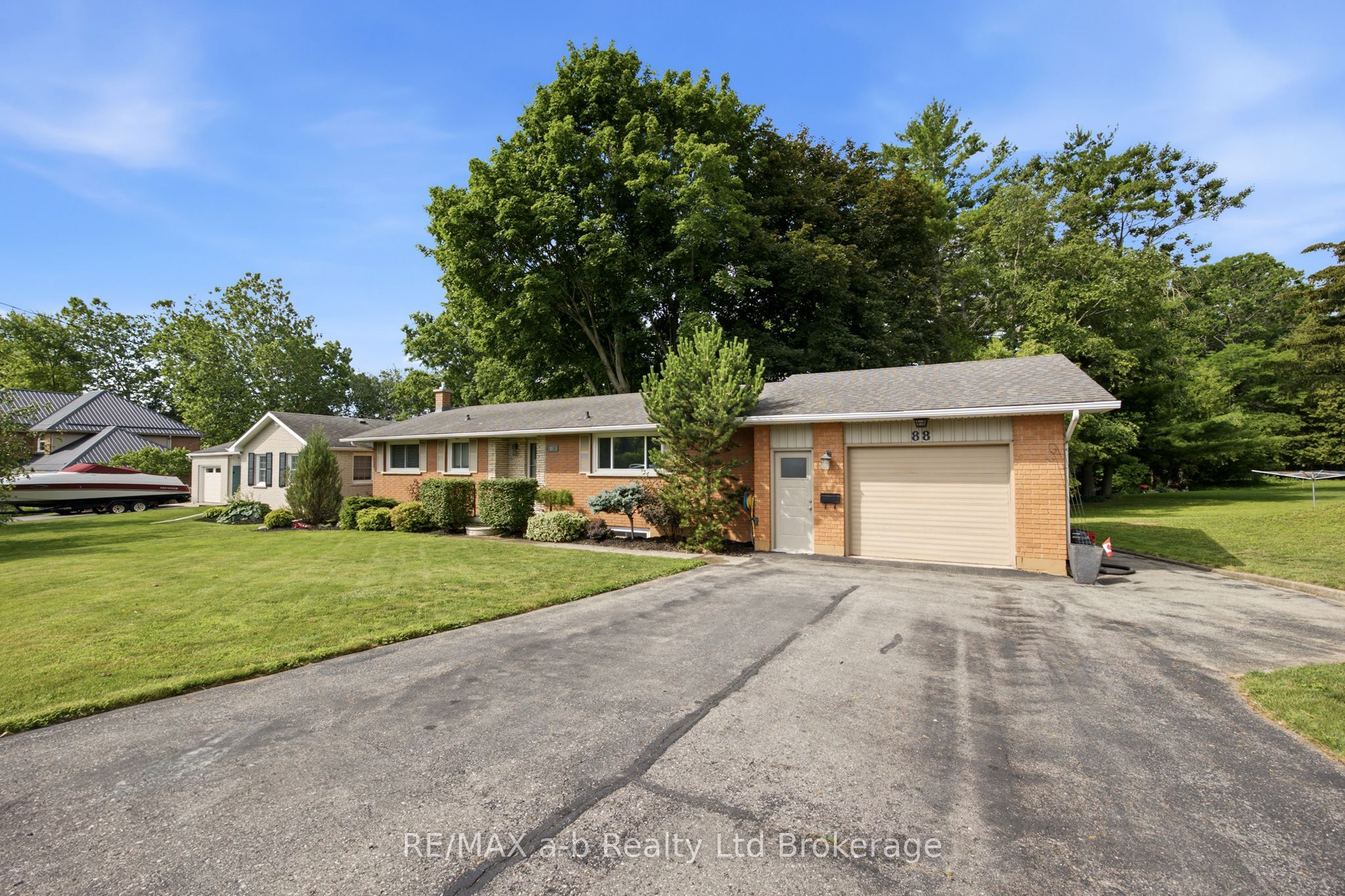 88 Hillside Avenue, Norfolk, ON N4B 1Y3 photo 3
