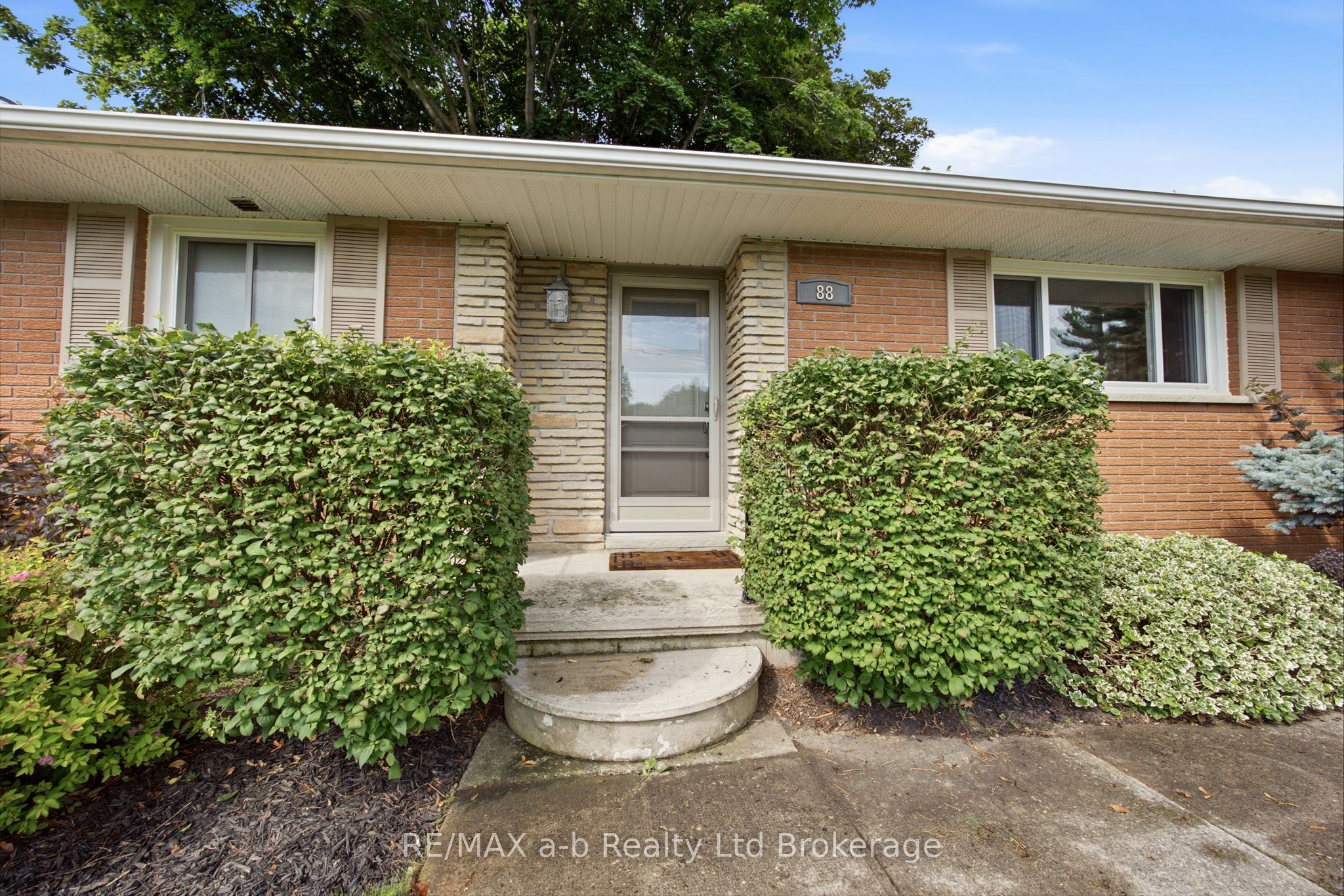 88 Hillside Avenue, Norfolk, ON N4B 1Y3 photo 4