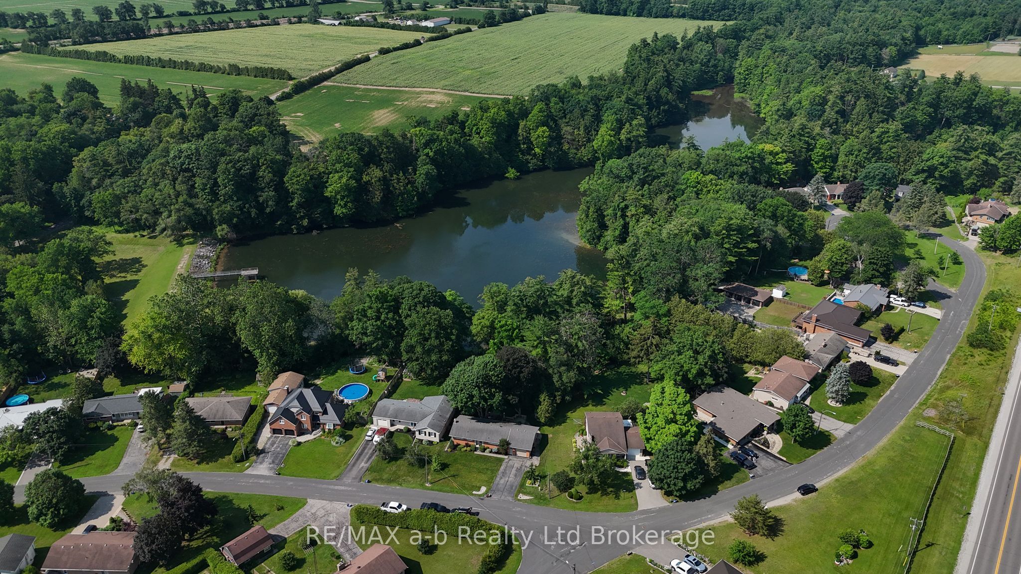 88 Hillside Avenue, Norfolk, ON N4B 1Y3 photo 5