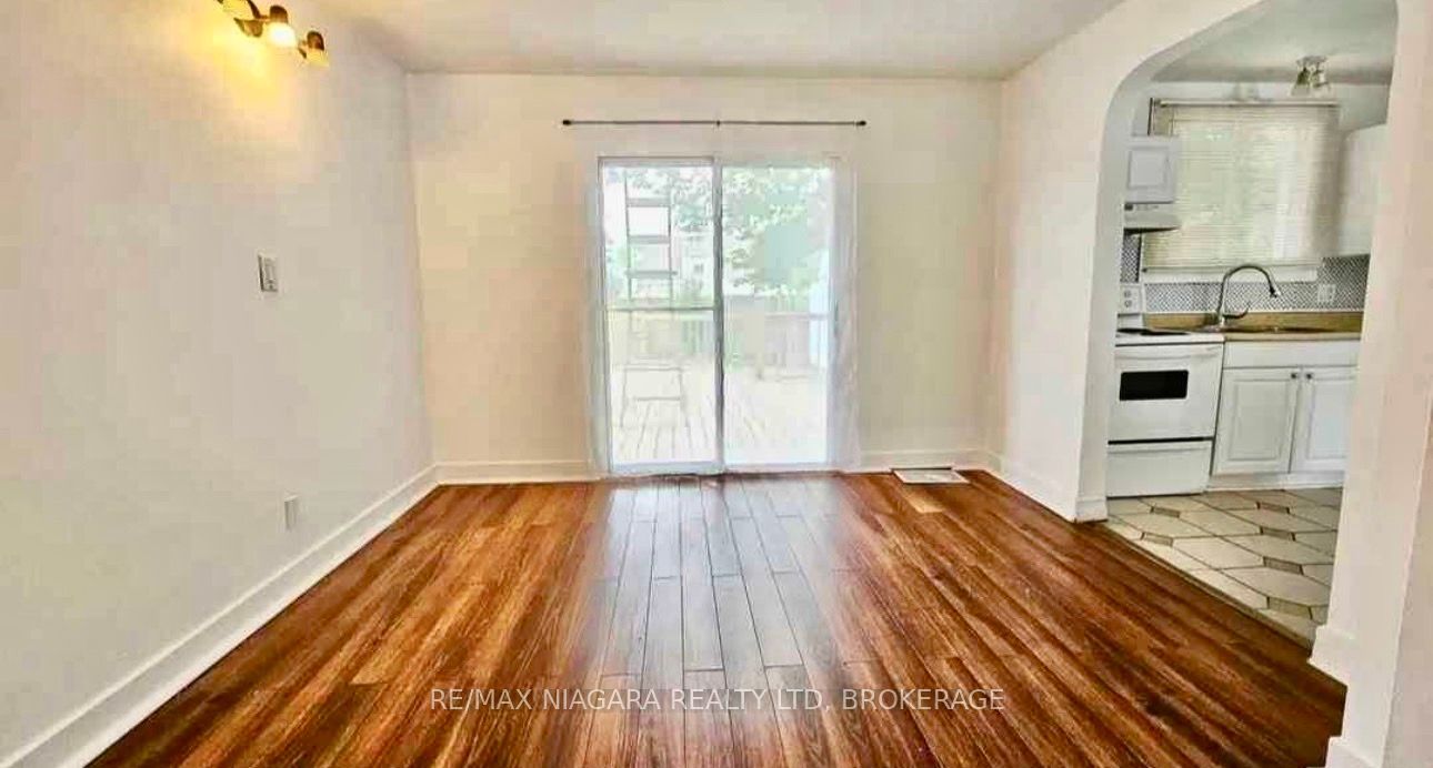 5634 Drummond Road Upper, Niagara Falls, ON L2G 4L4 photo 2
