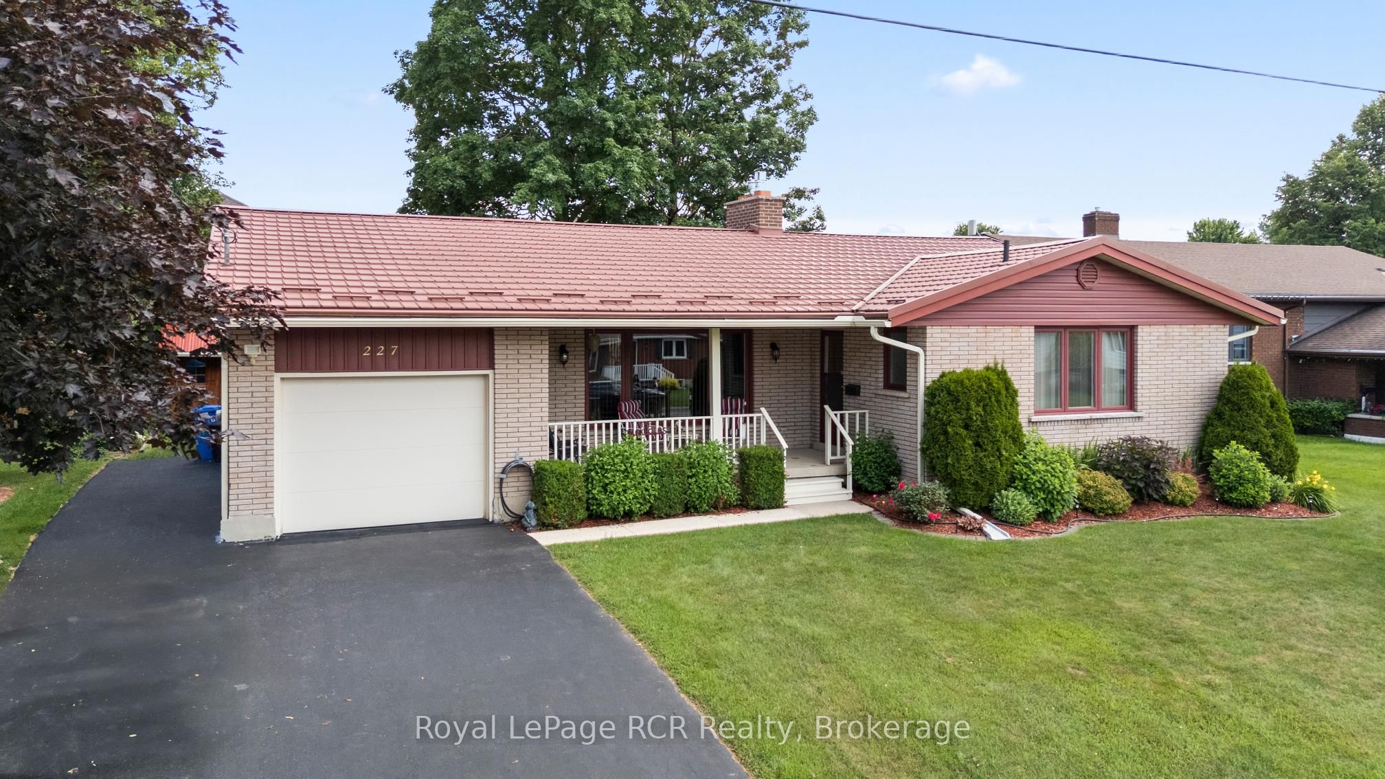 227 15th Avenue, Hanover, ON N4N 3E1 photo 2