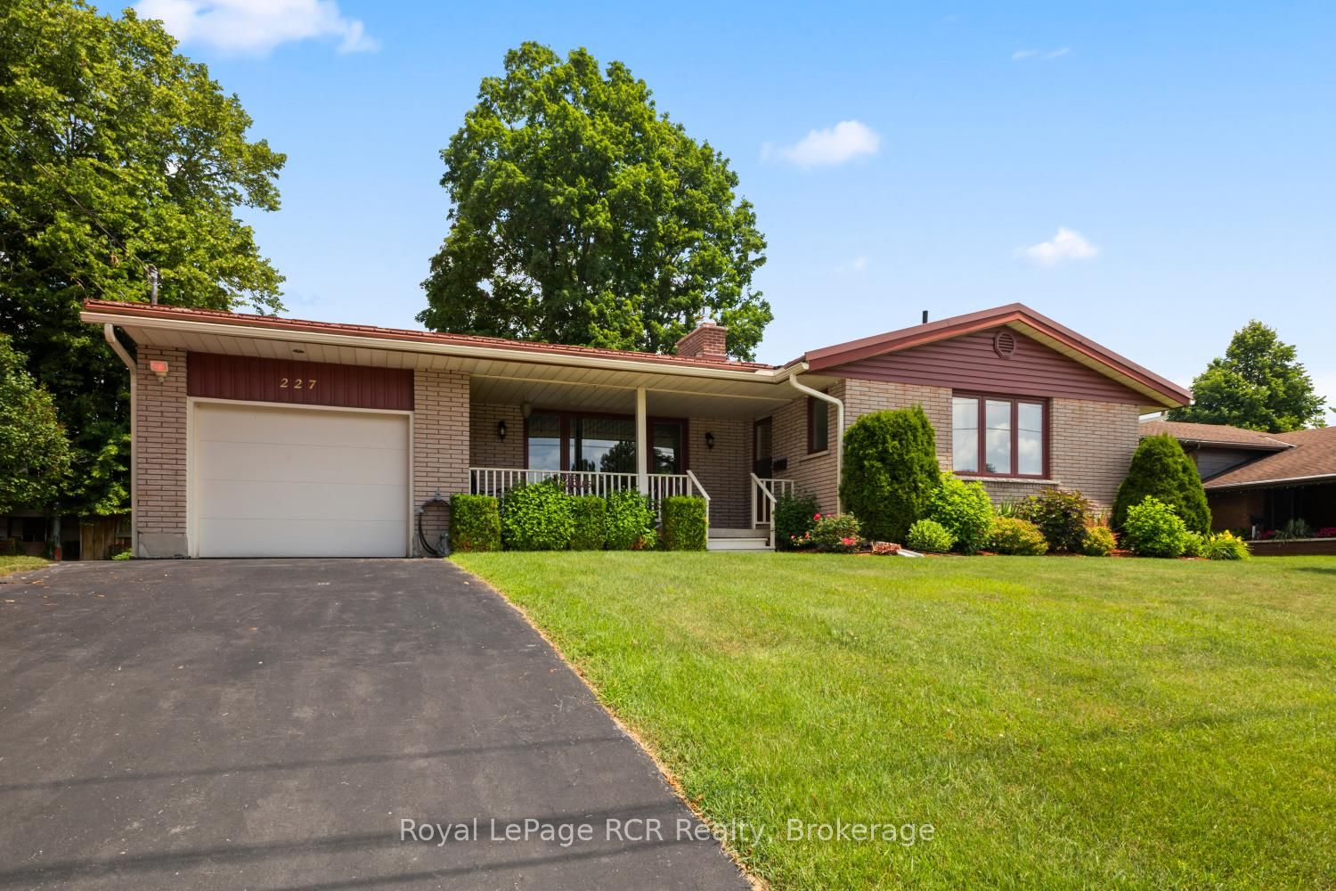 227 15th Avenue, Hanover, ON N4N 3E1 photo 3