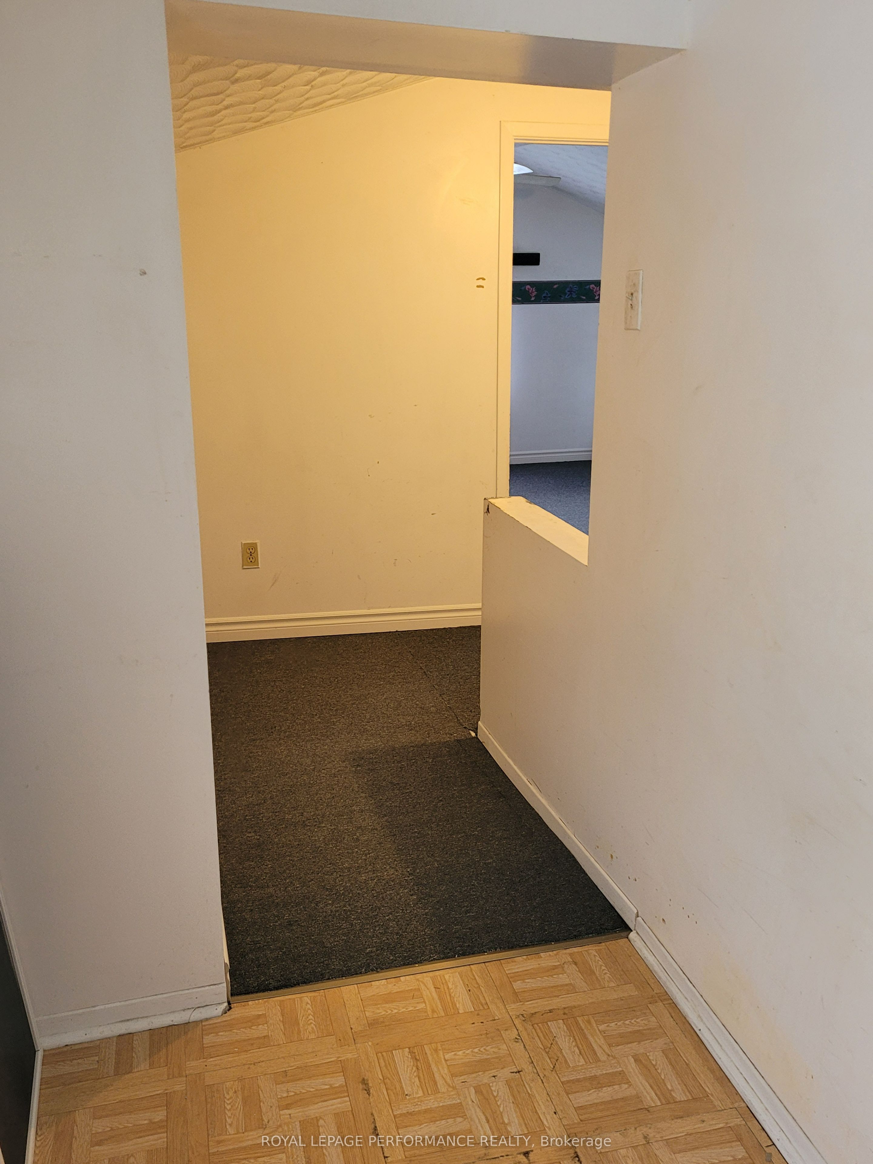 721 B Cooper Street, Ottawa Centre, ON K1R 5J5